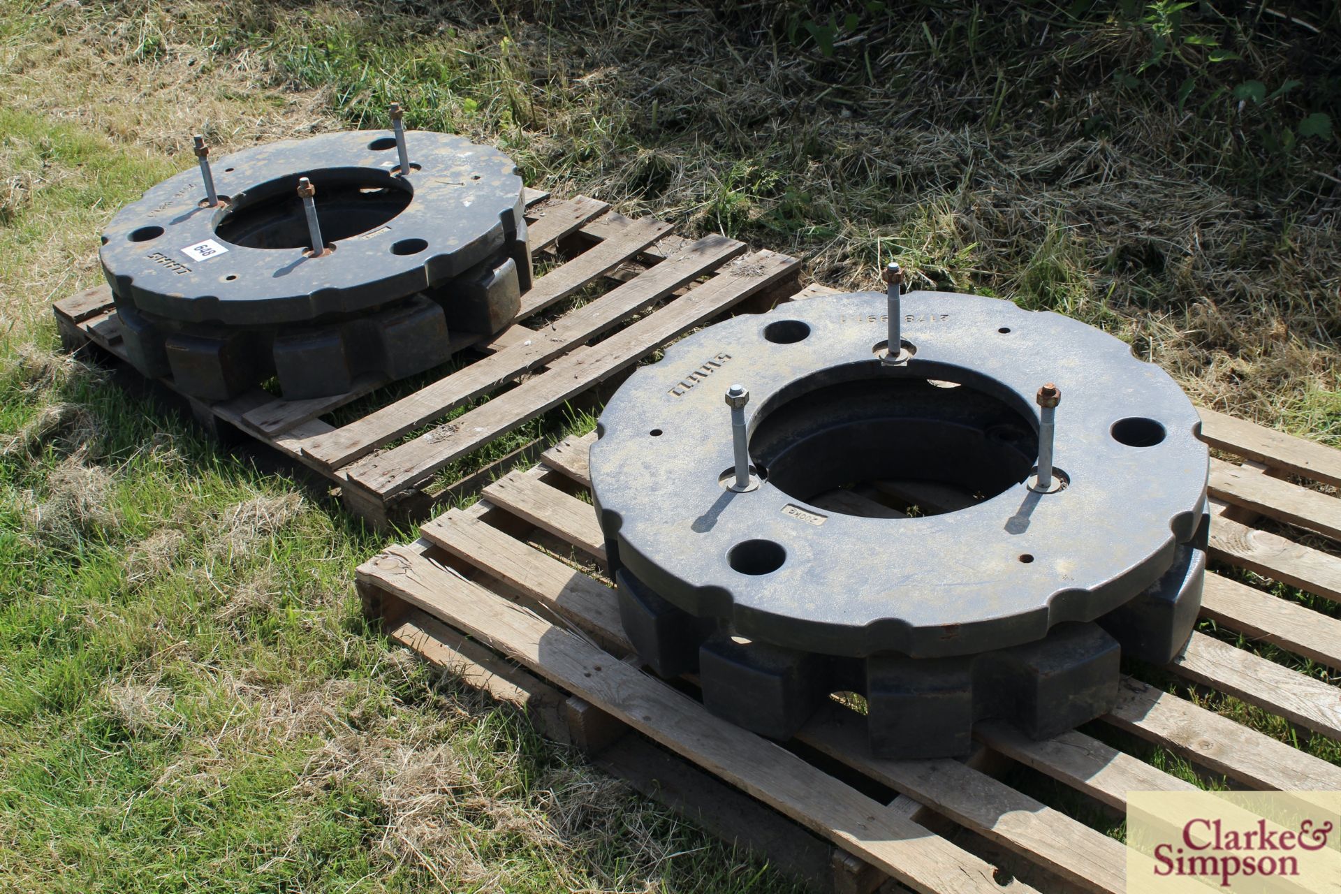 Pair of Claas rear wheel weights. LV - Image 2 of 6