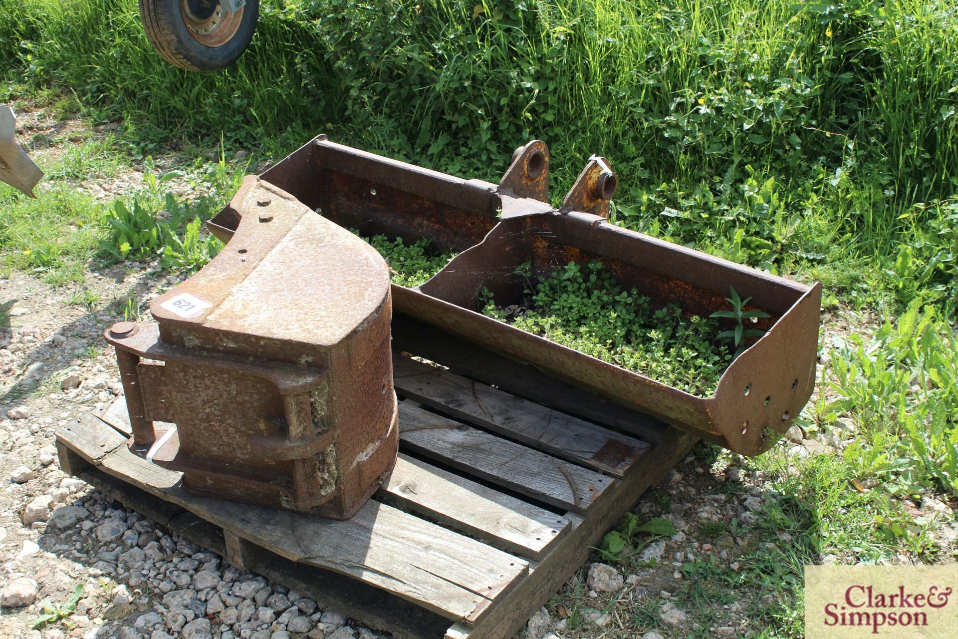 2x digger buckets. LV - Image 2 of 5