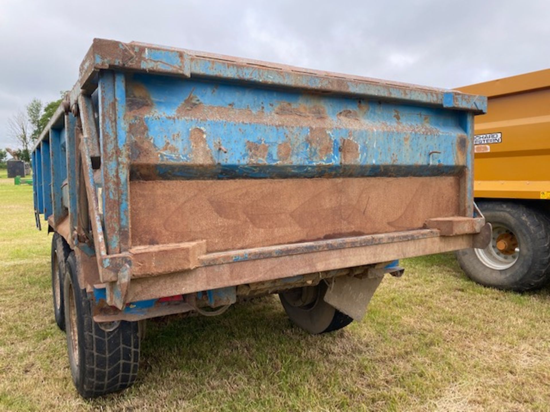 Stewart 15T low sided twin axle tipping trailer. M - Image 13 of 25