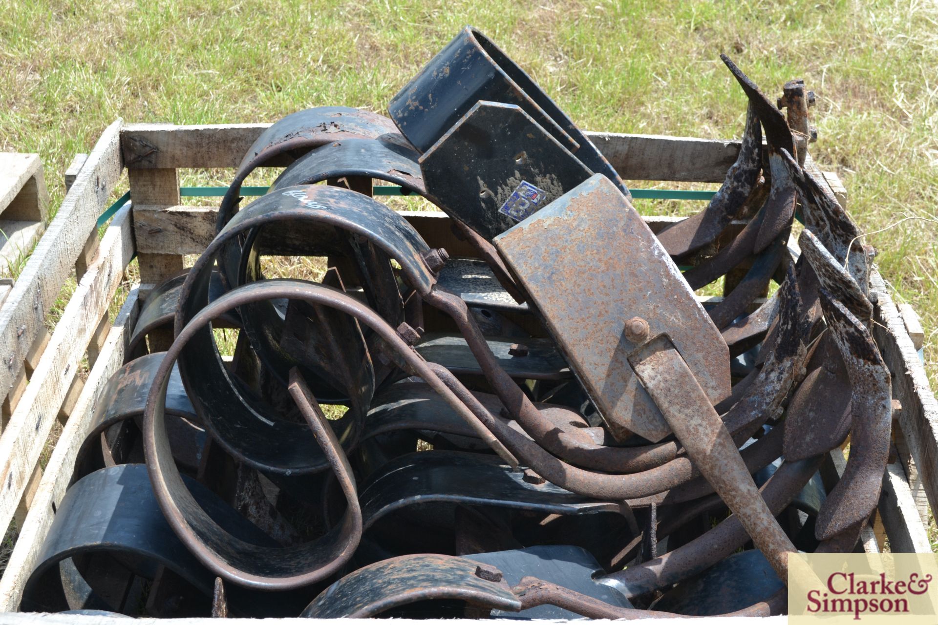 Large quantity of Browns cultivator tines. M - Image 3 of 3