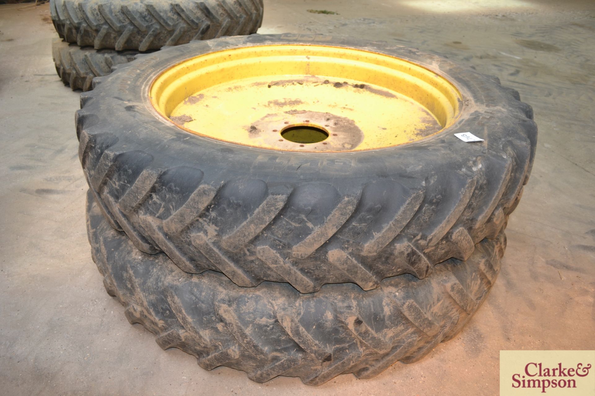 Set of row crop wheels and tyres to fit John Deere - Image 3 of 5