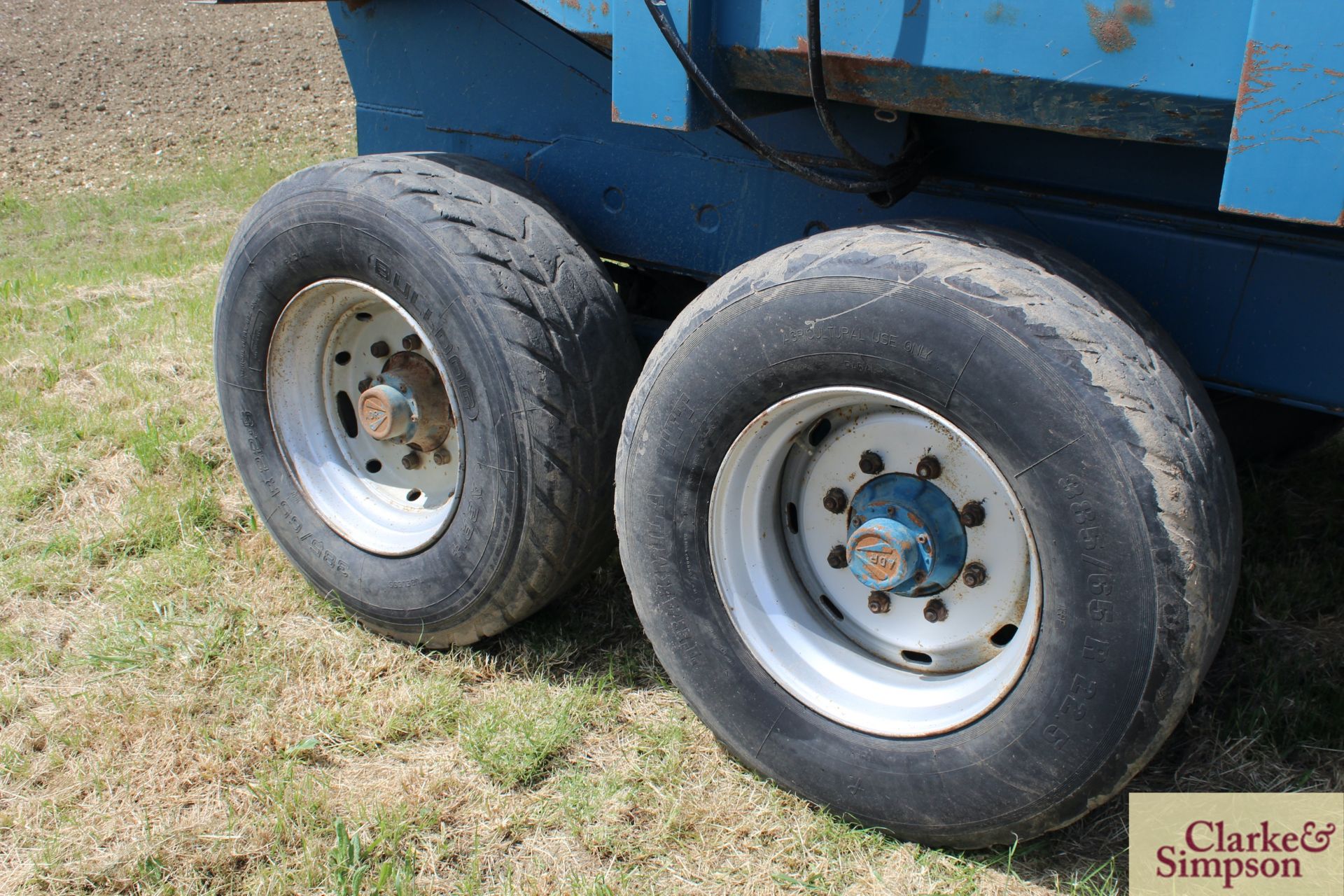 Warwick 14T twin axle dump trailer. 2004. Serial number 1404449. With sprung draw bar, hydraulic - Image 12 of 27