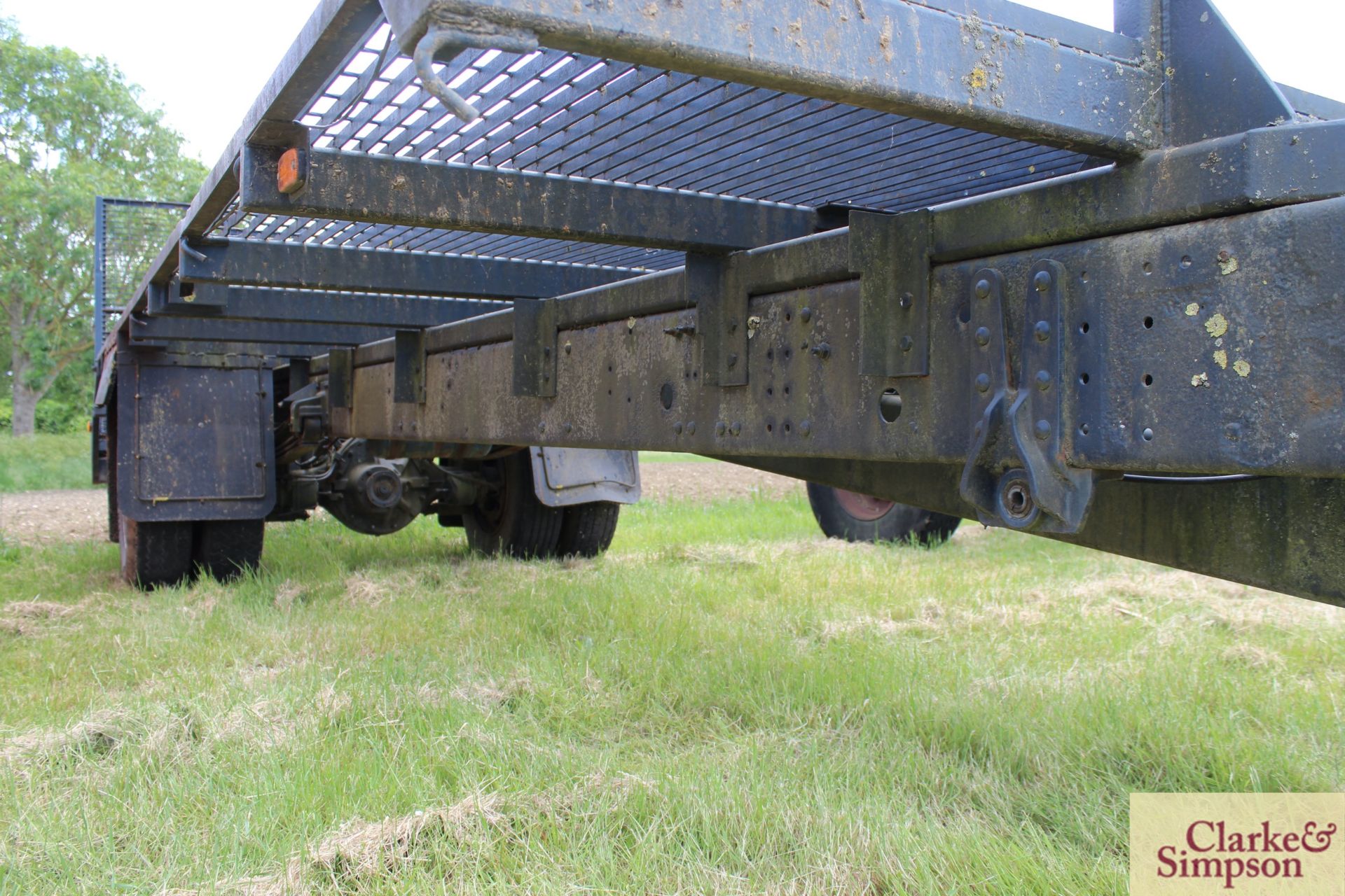 27ft single axle beaver tail trailer. Ex-lorry conversion. With full width mesh ramp and air brakes. - Image 8 of 12