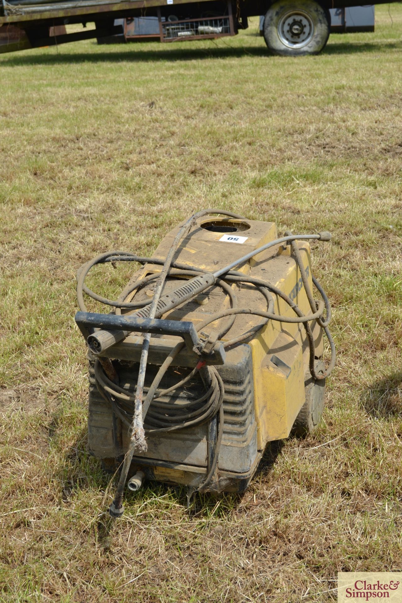 Karcher steam cleaner. Spares or repair. LH - Image 3 of 3