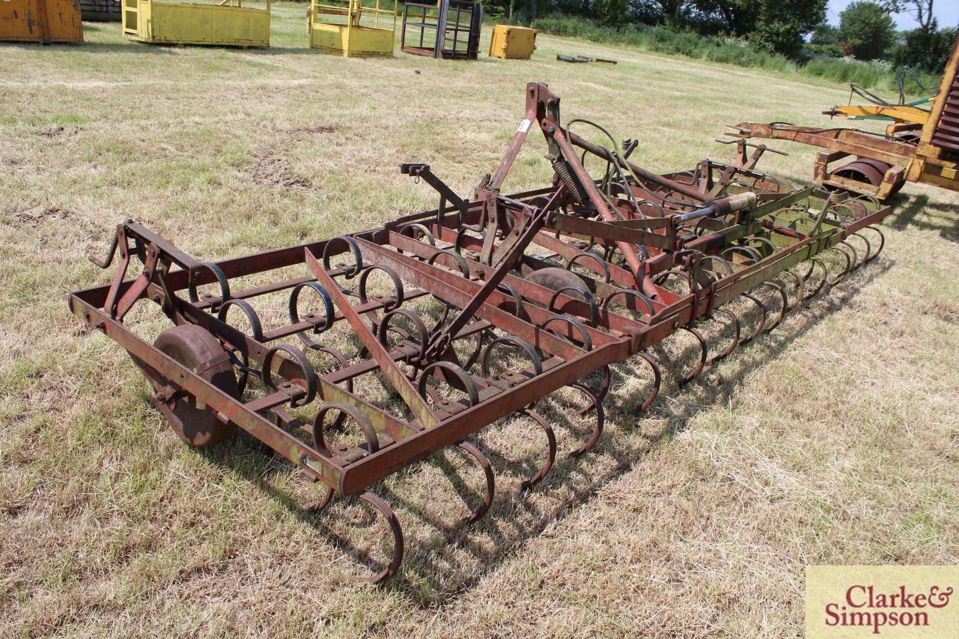 **CATALOGUE CHANGE** Kongsklide 18ft Triple-K hydraulic folding mounted spring tines. With depth - Image 4 of 11