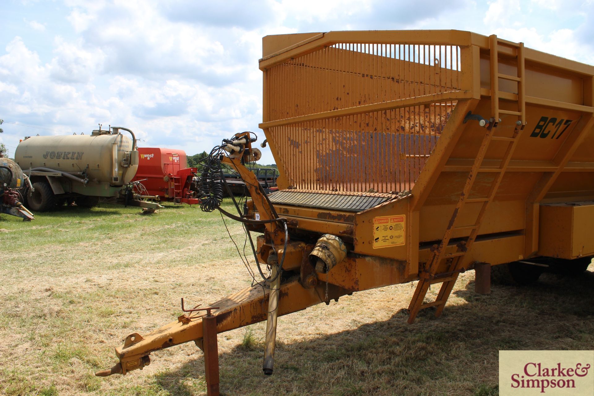 Richard Western BC17 18T twin axle sugar beet chaser. Serial number 15032. With rear unloading - Image 6 of 35