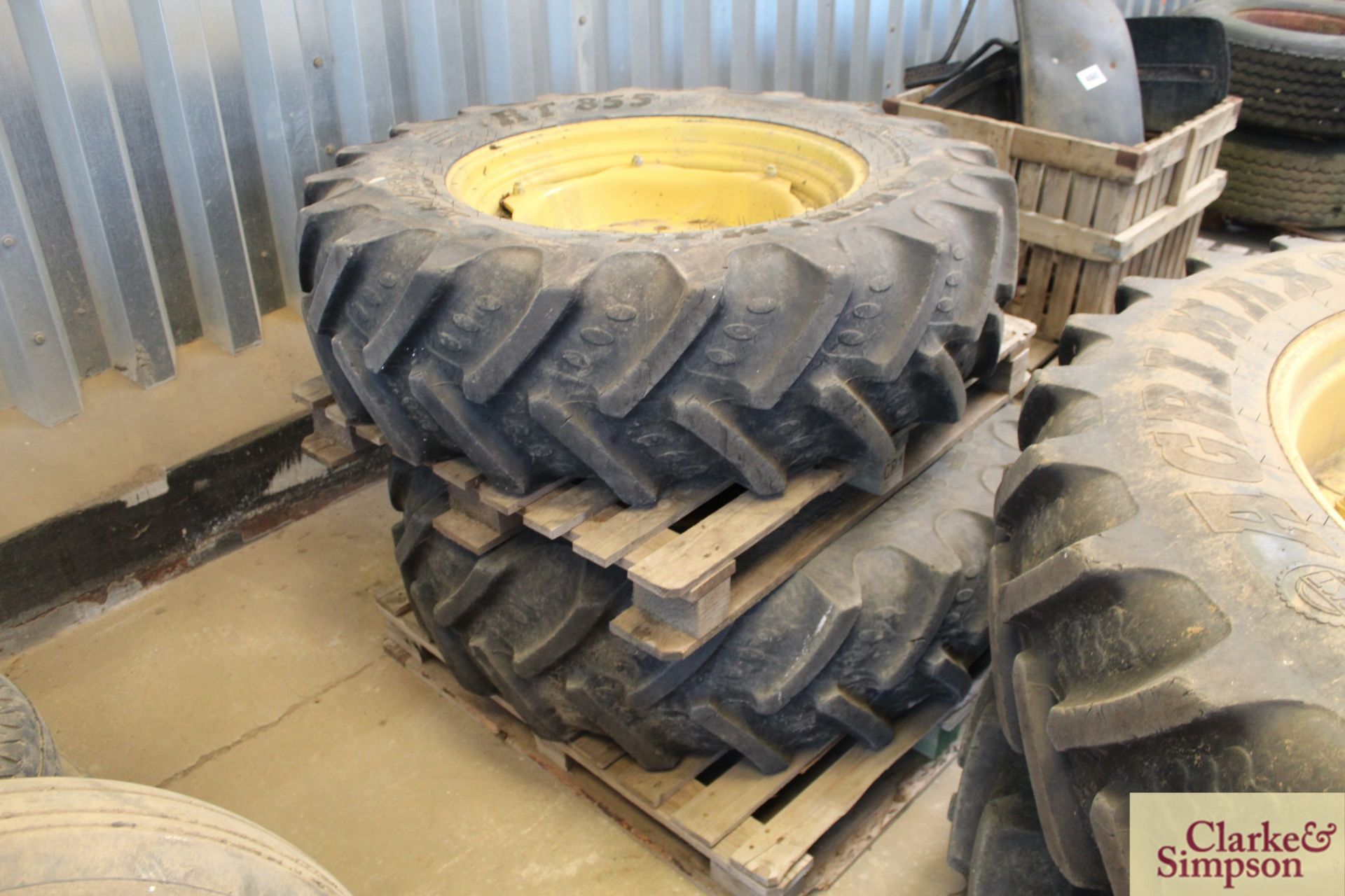 Set of row crop wheels and tyres to fit John Deere - Image 4 of 6