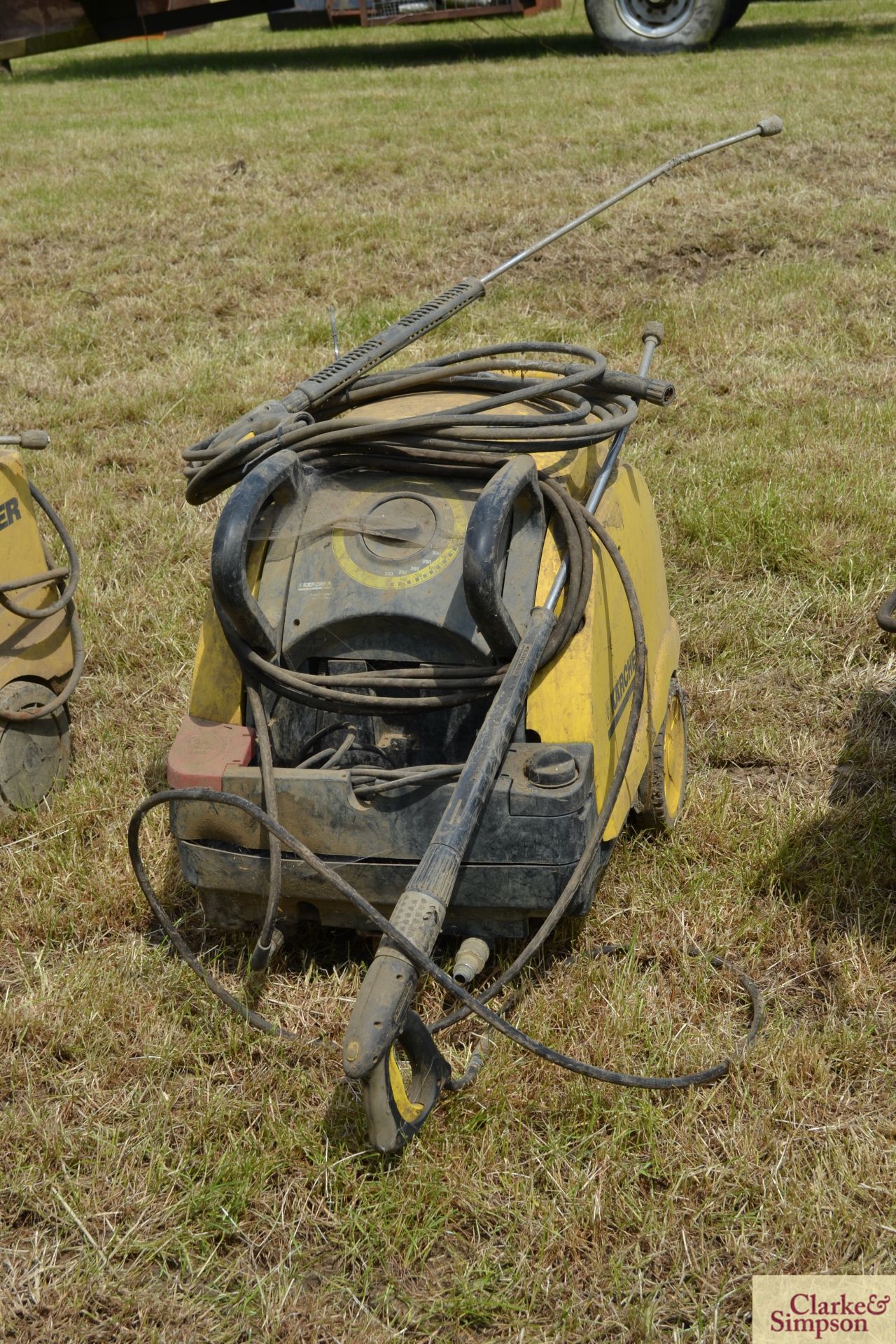 Karcher steam cleaner. Spares or repair. LH - Image 3 of 4