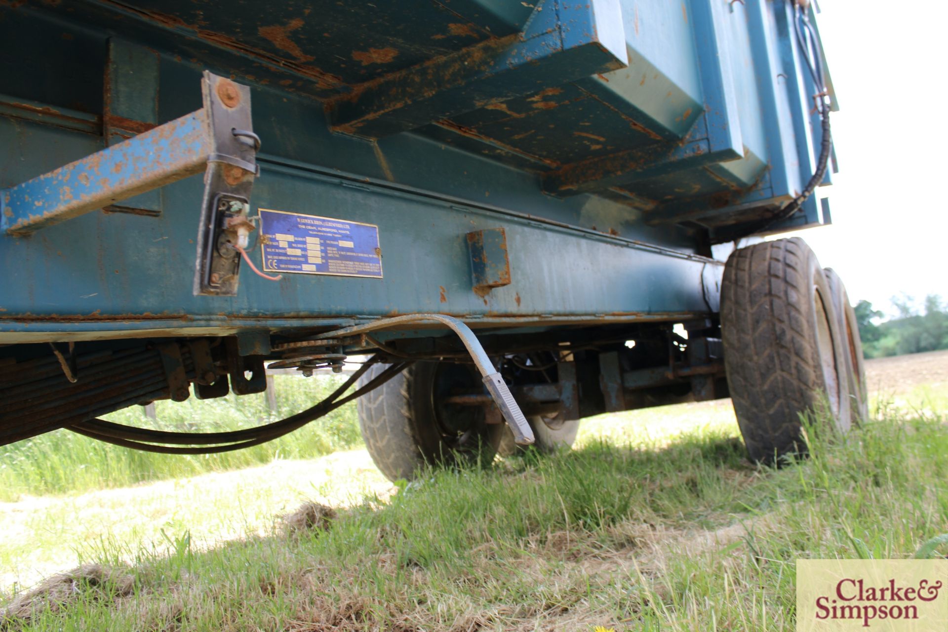 Warwick 14T twin axle dump trailer. 2004. Serial number 1404449. With sprung draw bar, hydraulic - Image 19 of 27