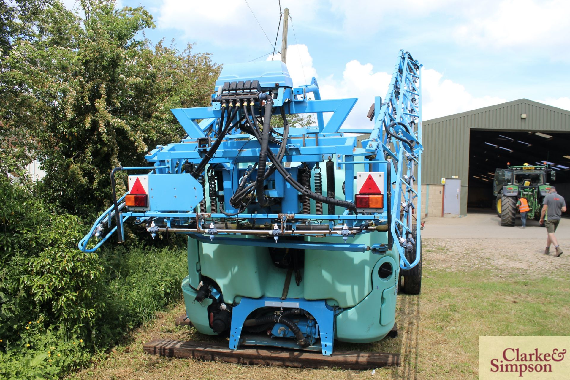 Berthoud Elyte DP-Tronic 1,200L 24m mounted sprayer. Model ELIVE12AX24. 10/2006. Serial number - Image 4 of 11