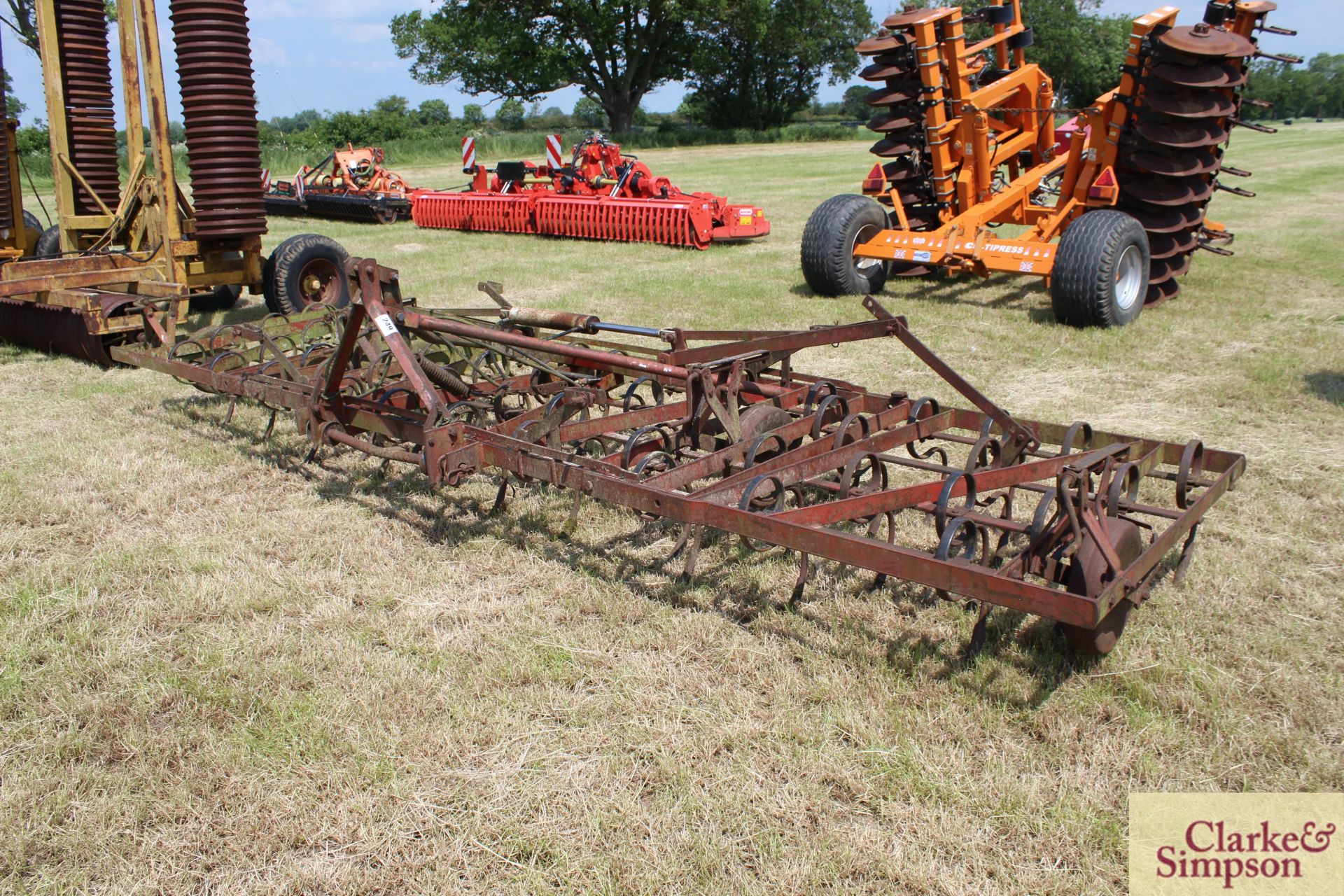 **CATALOGUE CHANGE** Kongsklide 18ft Triple-K hydraulic folding mounted spring tines. With depth