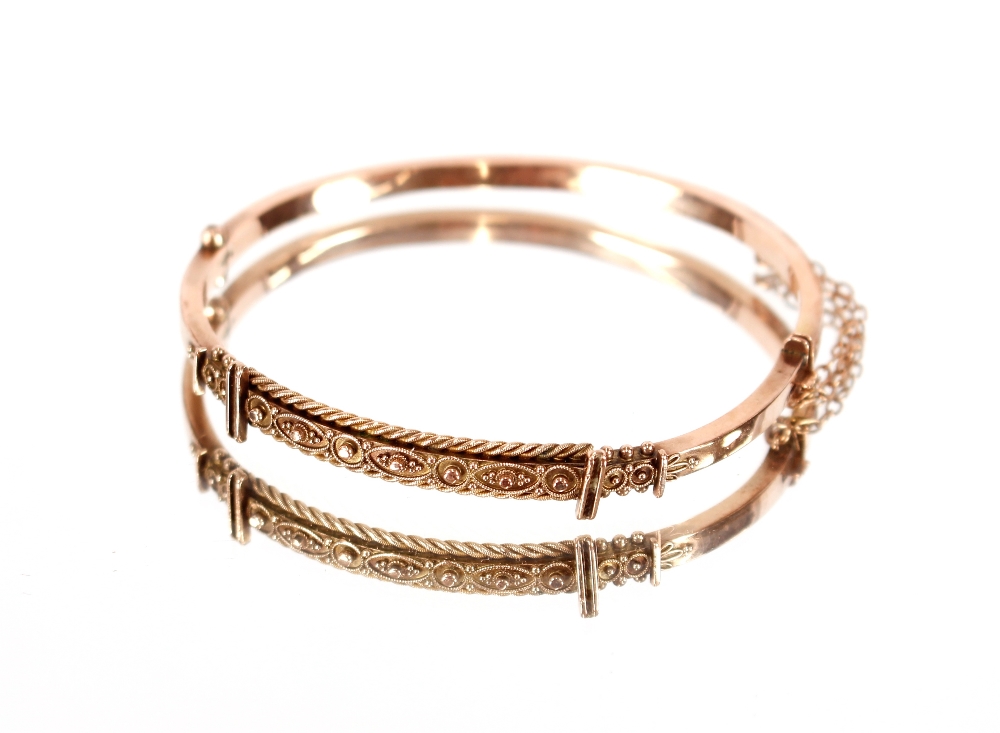 A Victorian 9ct gold snap bangle, approx. total we