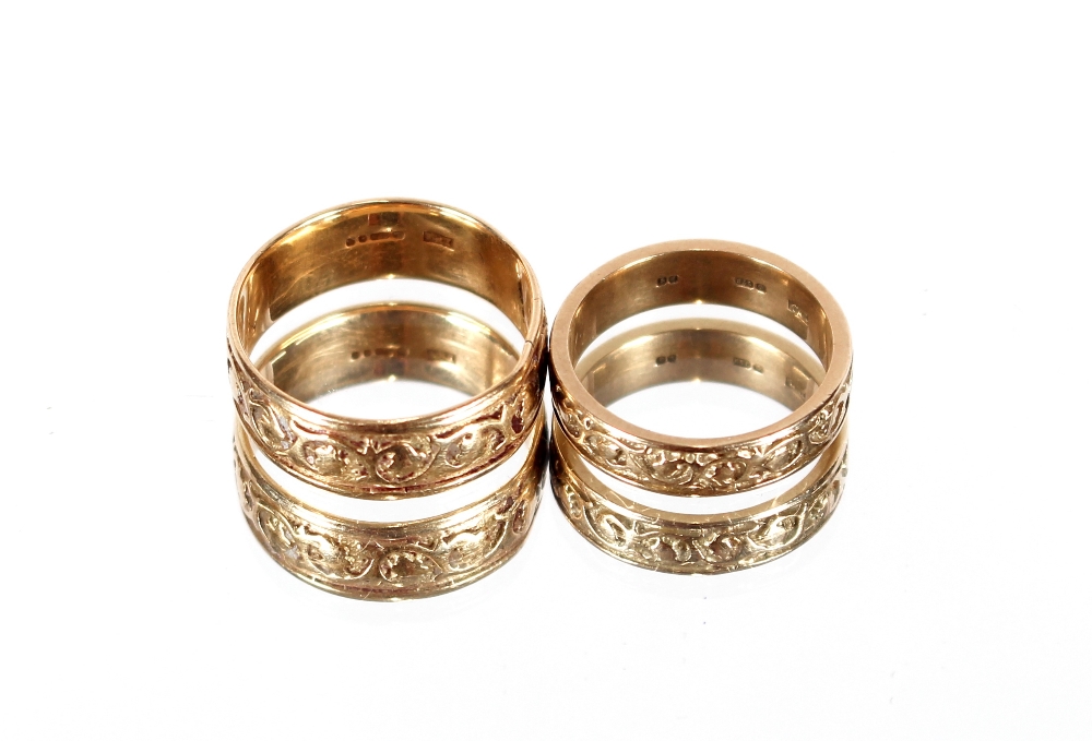 Two 9ct gold wedding bands approx. total weight 7.