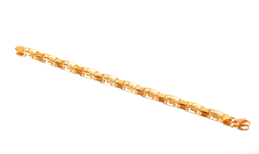 A 18ct gold bracelet approx. 9gms