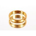A 22ct gold wedding band approx. 7.5gm