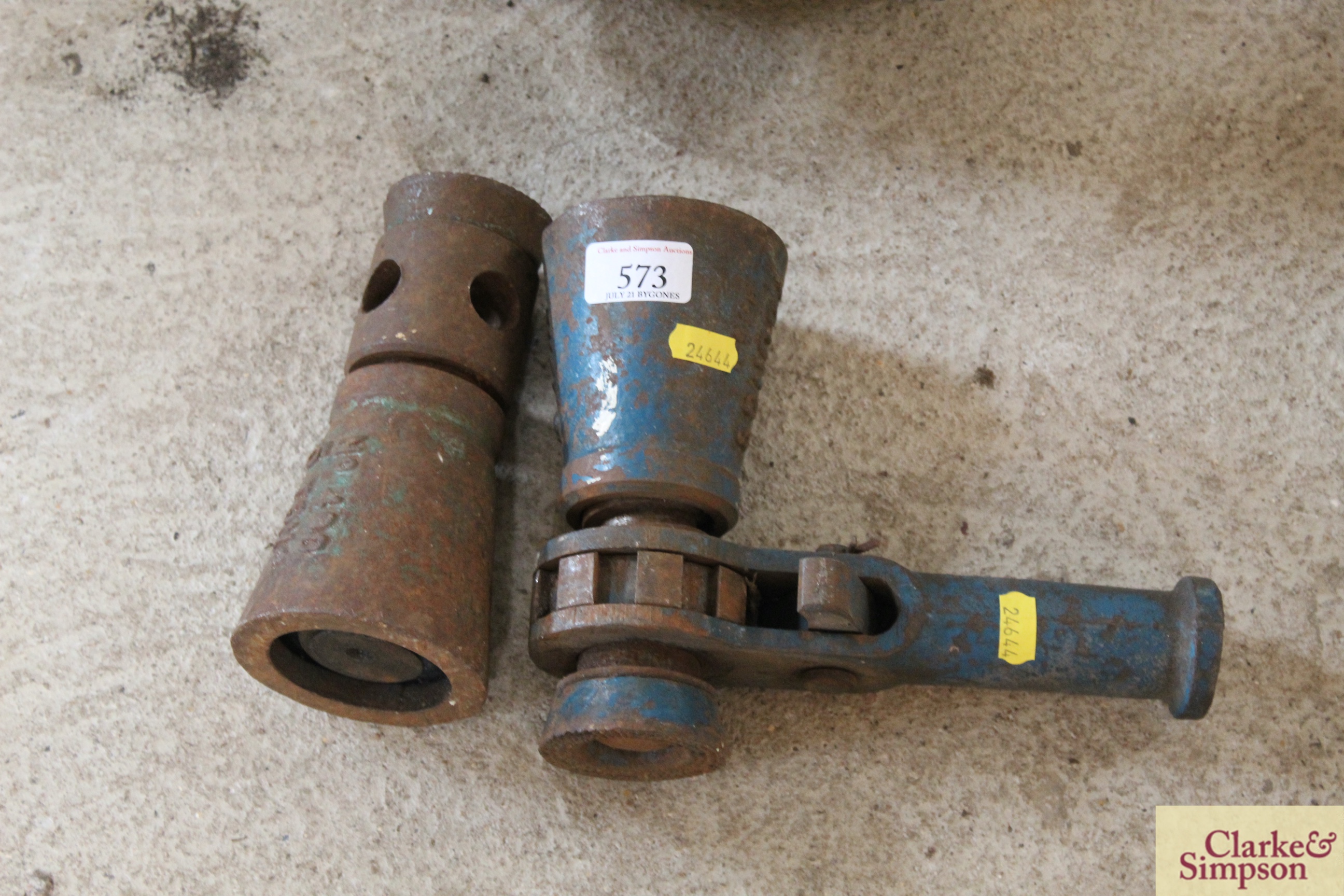 Two 5 ton Youngs ratchet jacks