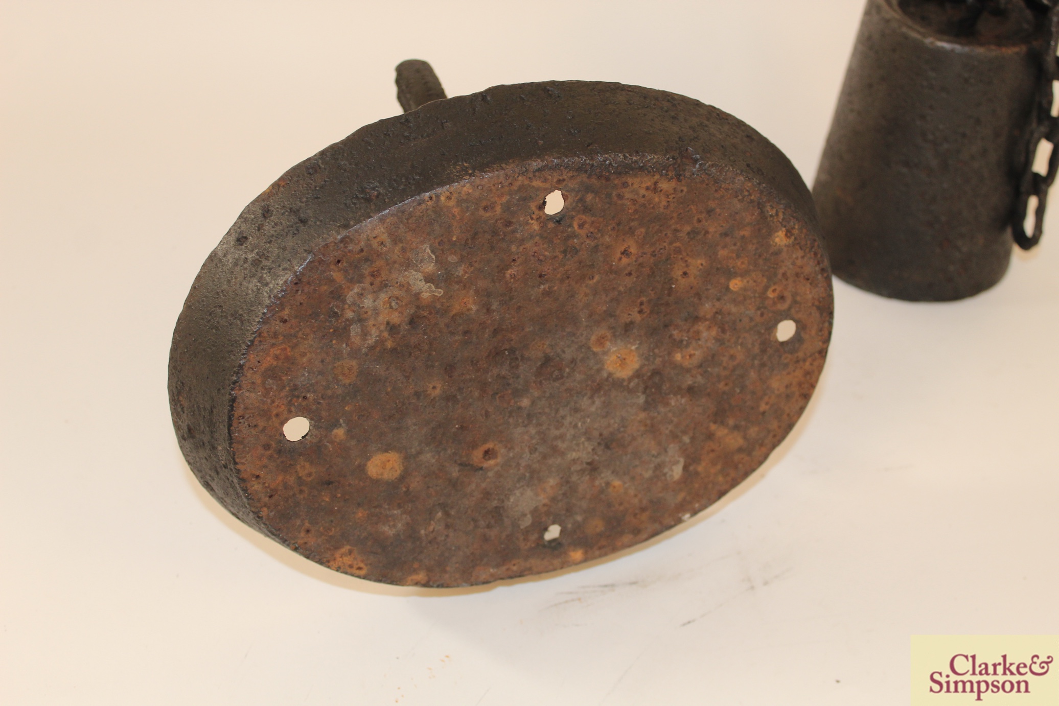 A cast iron boot scraper and a cast iron weight w - Image 4 of 6