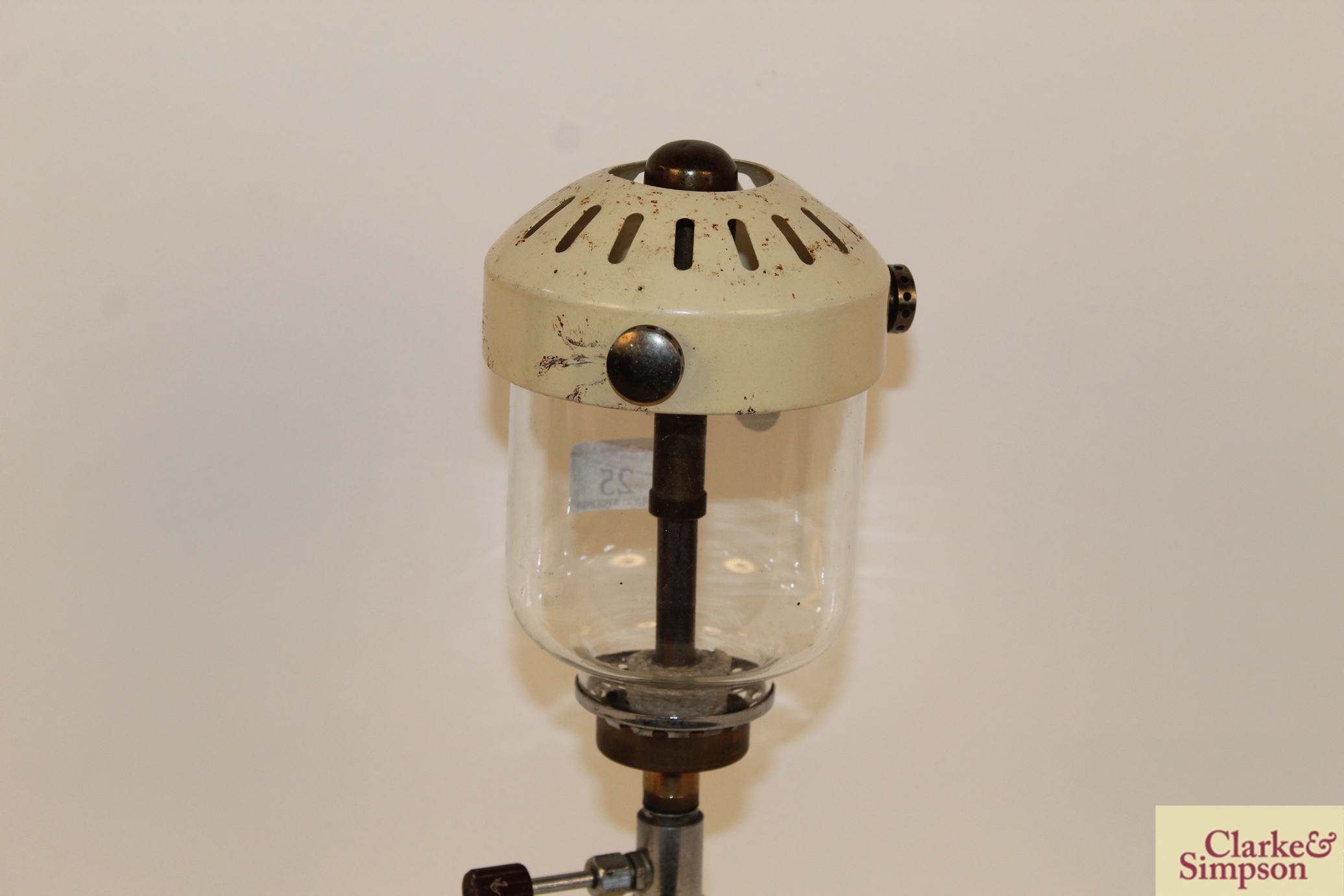 A Vaperlux table lamp - Image 3 of 10