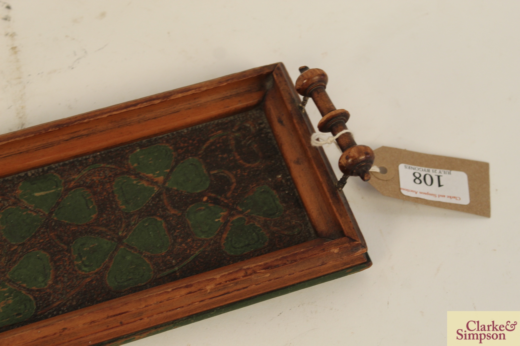 A small wooden two handled tray with clover leaf d - Image 4 of 7