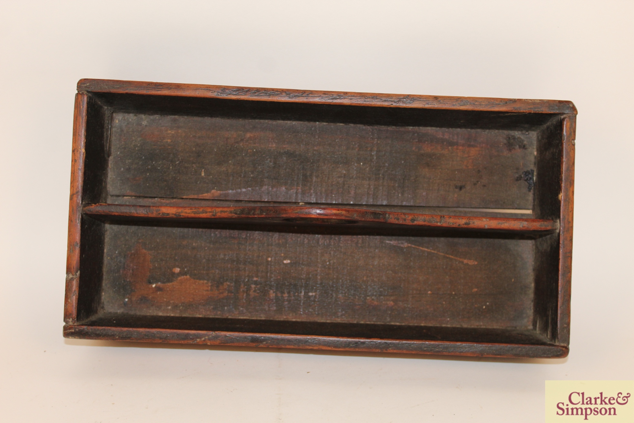 An antique elm two division cutlery tray - Image 3 of 4