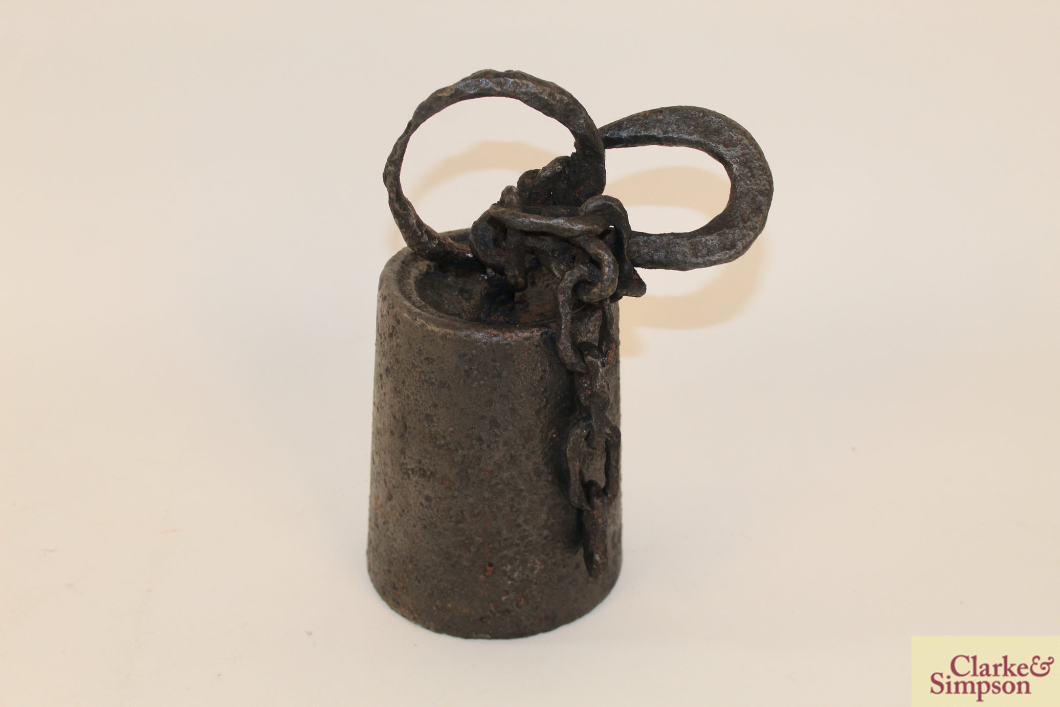 A cast iron boot scraper and a cast iron weight w - Image 5 of 6