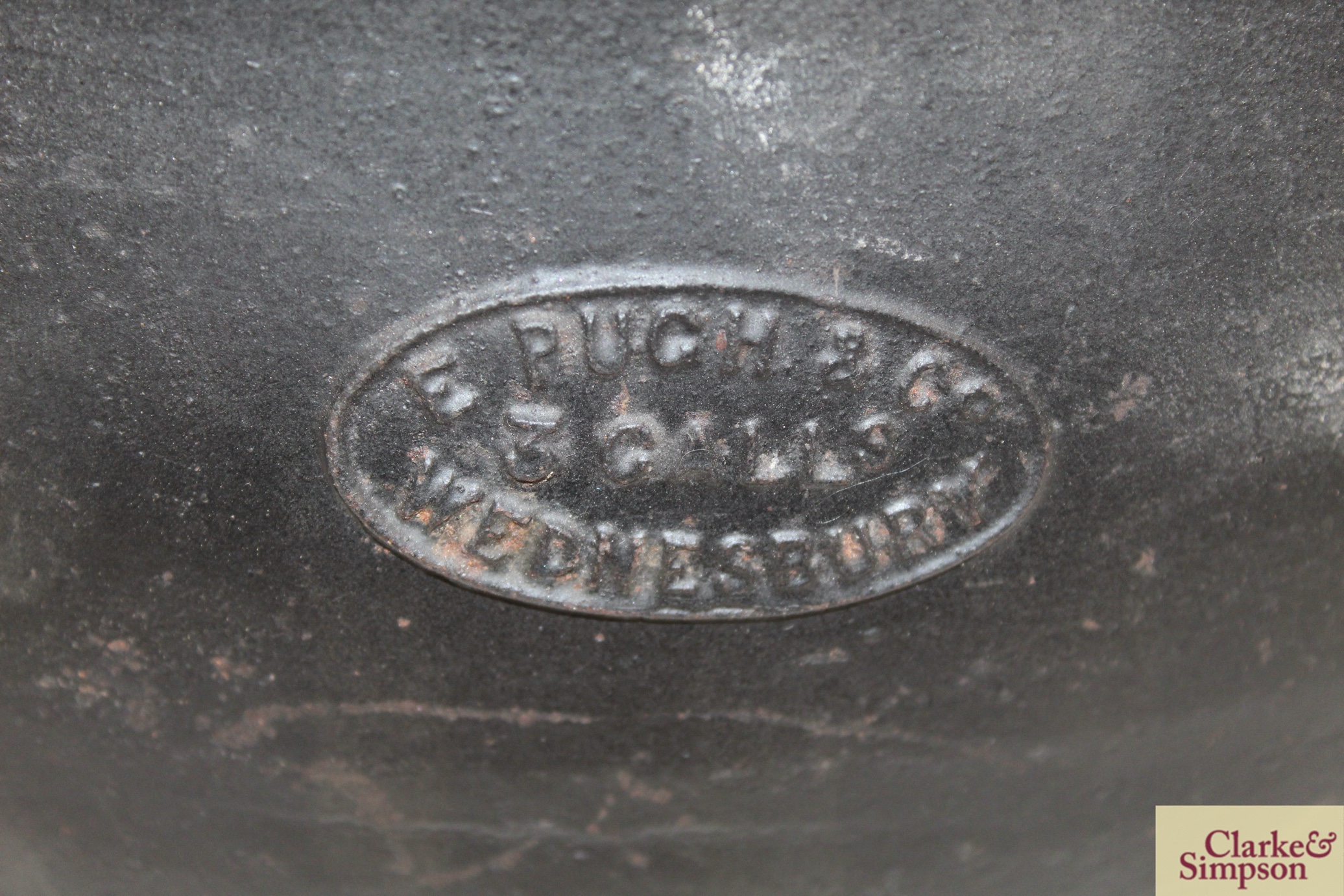 An oval cast iron cauldron / cooking pot by Pugh & - Image 3 of 8