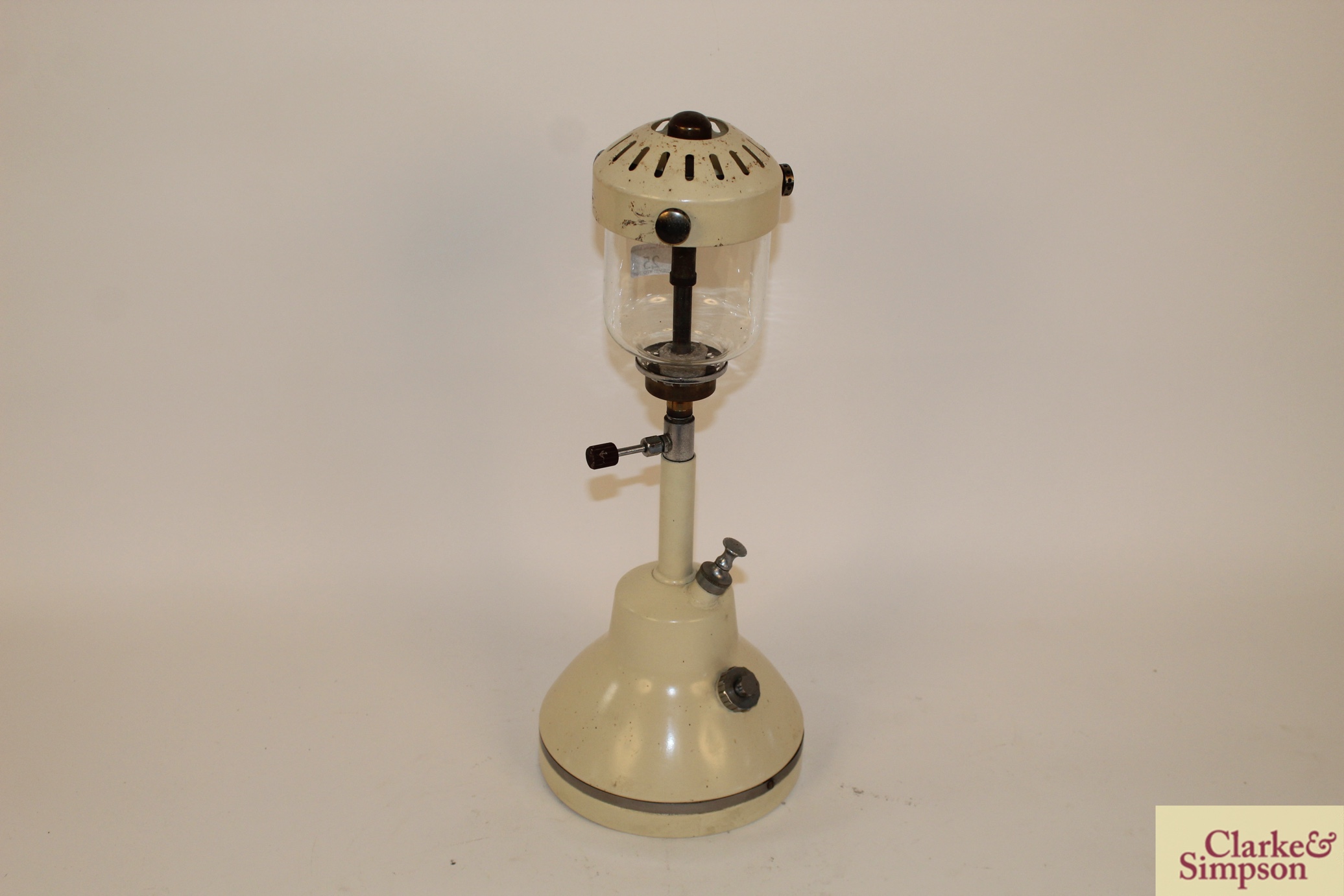 A Vaperlux table lamp - Image 2 of 10