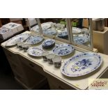 A quantity of Fabryka blue and white china