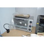 A Severin mini oven as new