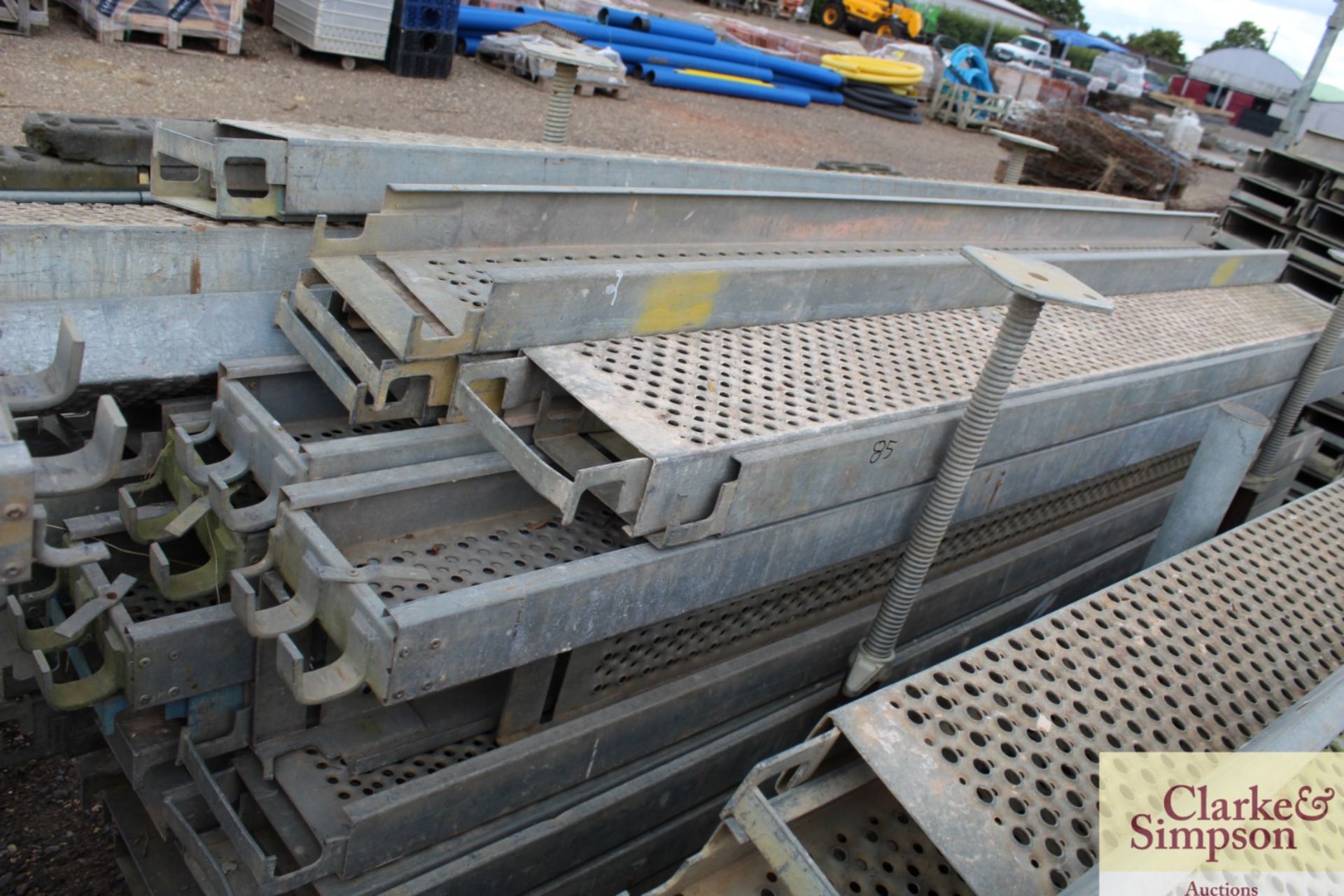 Stillage of Haki Scaffolding Steel and Aluminium Planks. Mainly 2500 and 3050. - Image 4 of 6