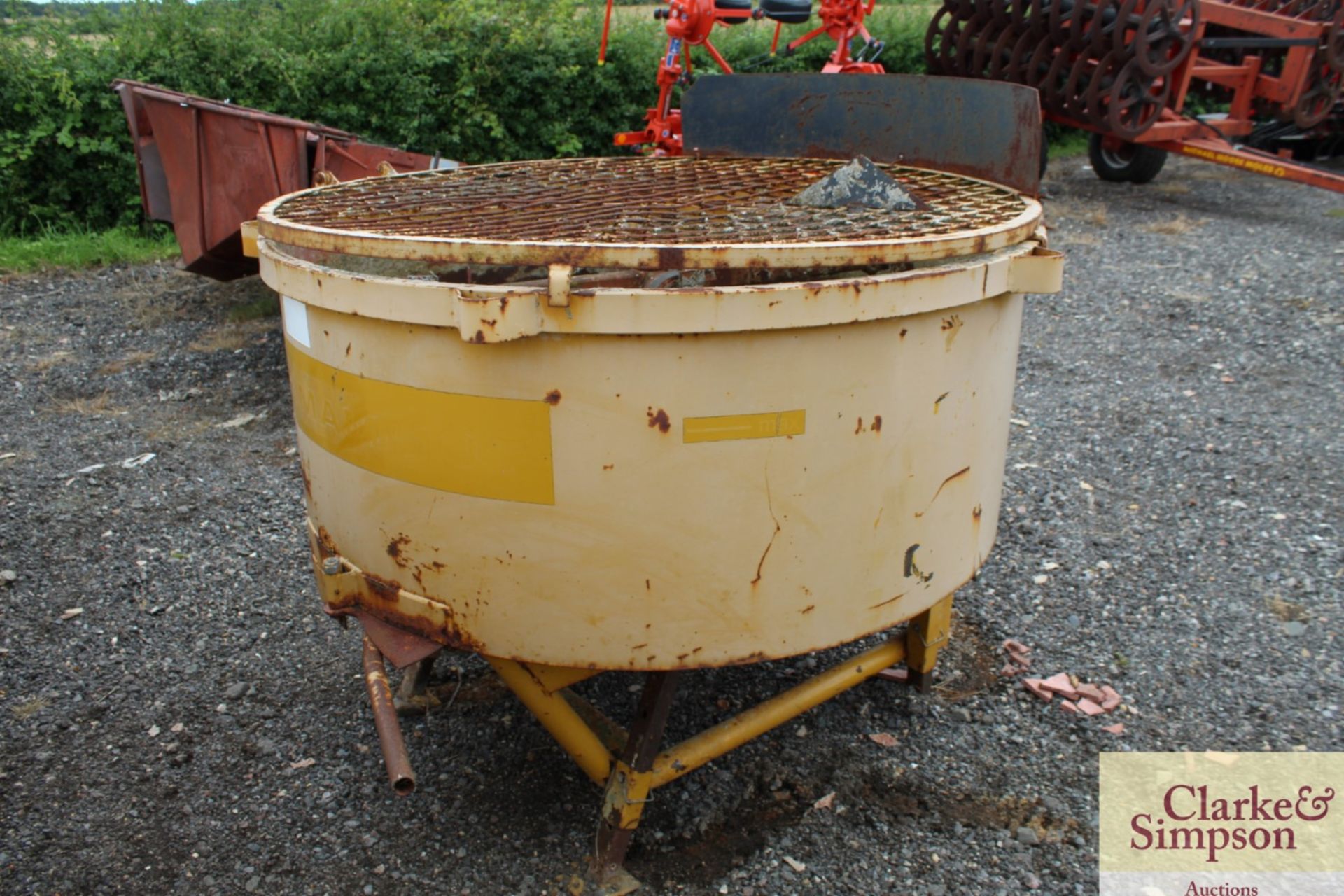 Mammut linkage mounted PTO driven pan cement mixer. Owned from new. - Image 4 of 6