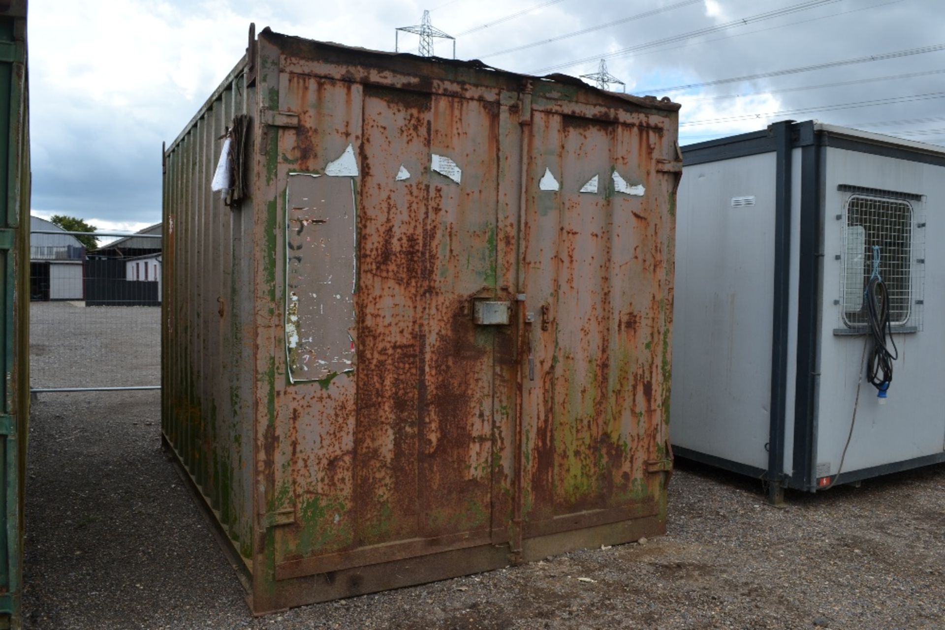 12ft x 8ft container. Loose contents not included. - Image 2 of 11