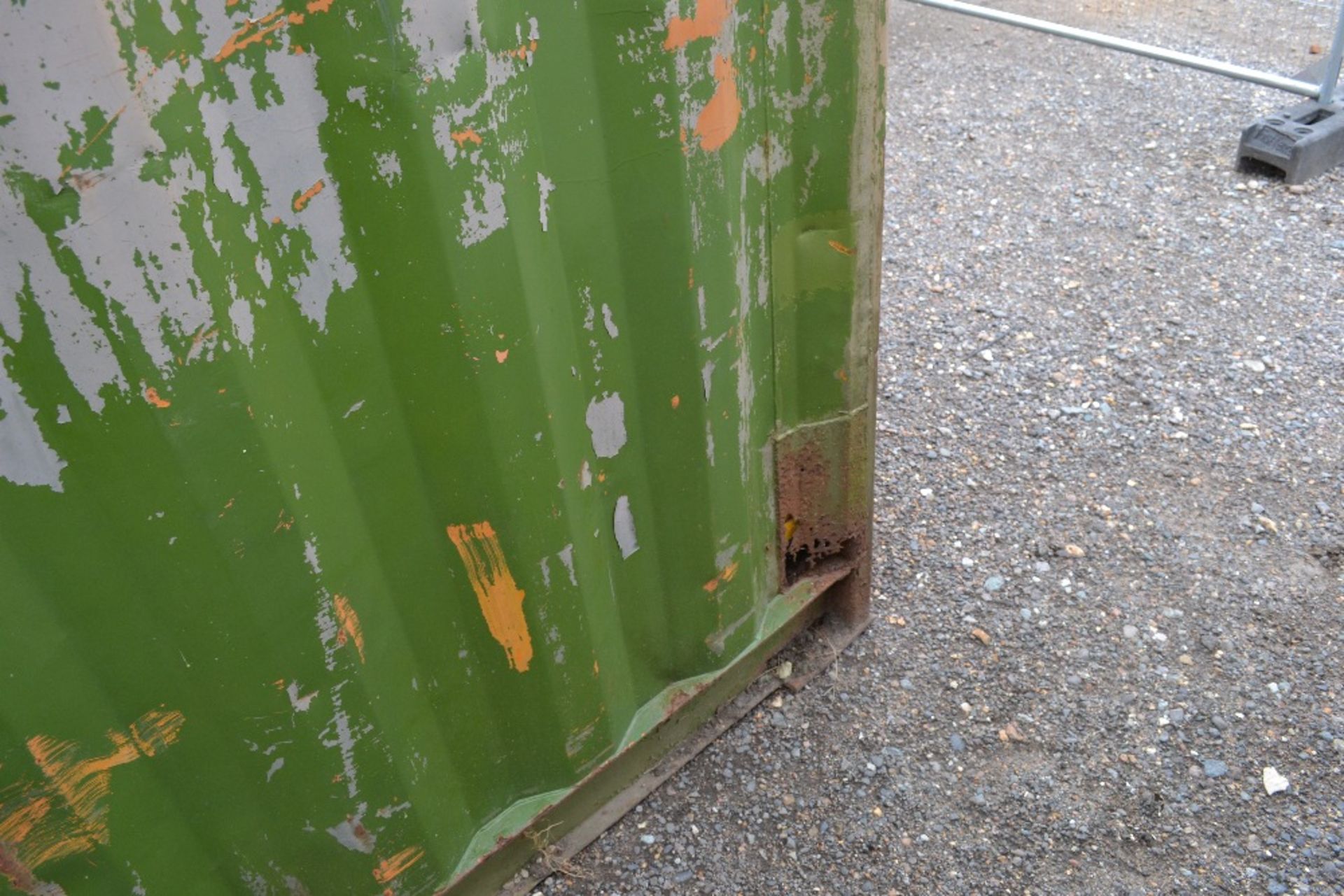 12ft x 8ft container. Loose contents not included. - Image 6 of 11