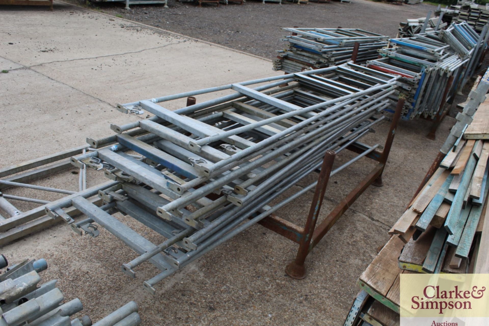 Stillage of Haki Scaffolding mixed Guardrail Frames. - Image 3 of 5