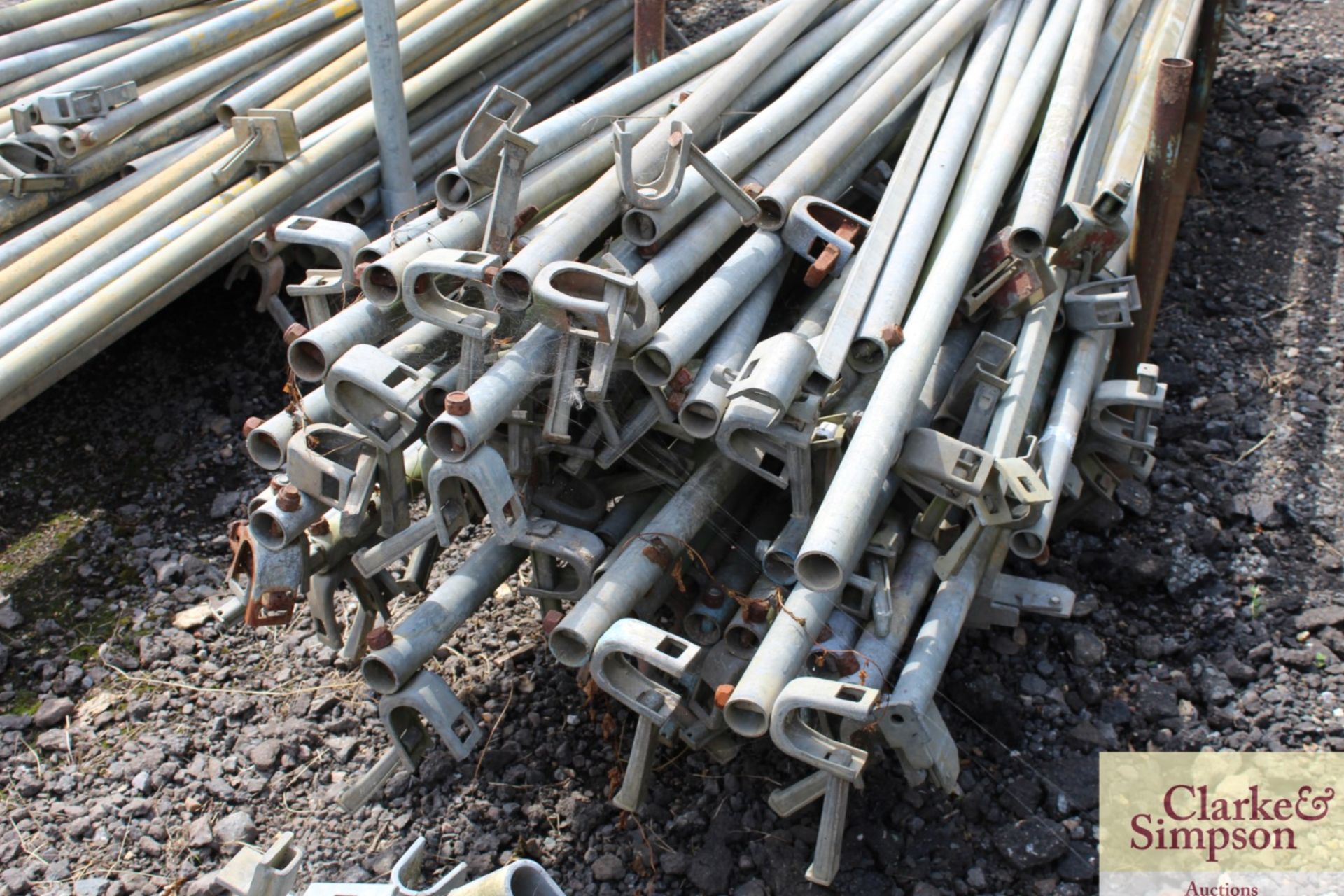 Stillage of Haki Scaffolding Diaganol Braces. - Image 6 of 6