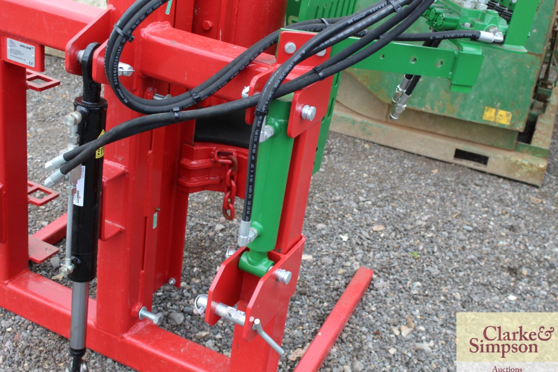 Malone Side Tilt linkage mounted post knocker. 2020. Serial number MRL03238. With hydraulic top - Image 12 of 20