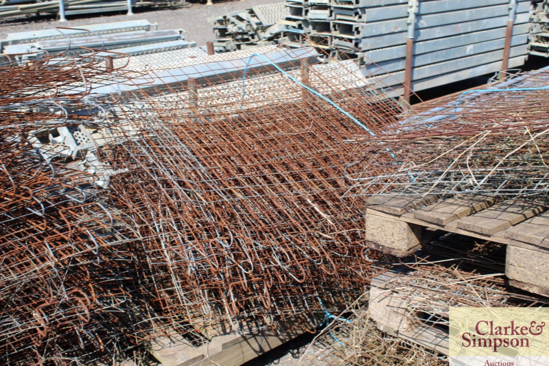 Large quantity of safety mesh for scaffolding. - Image 6 of 7