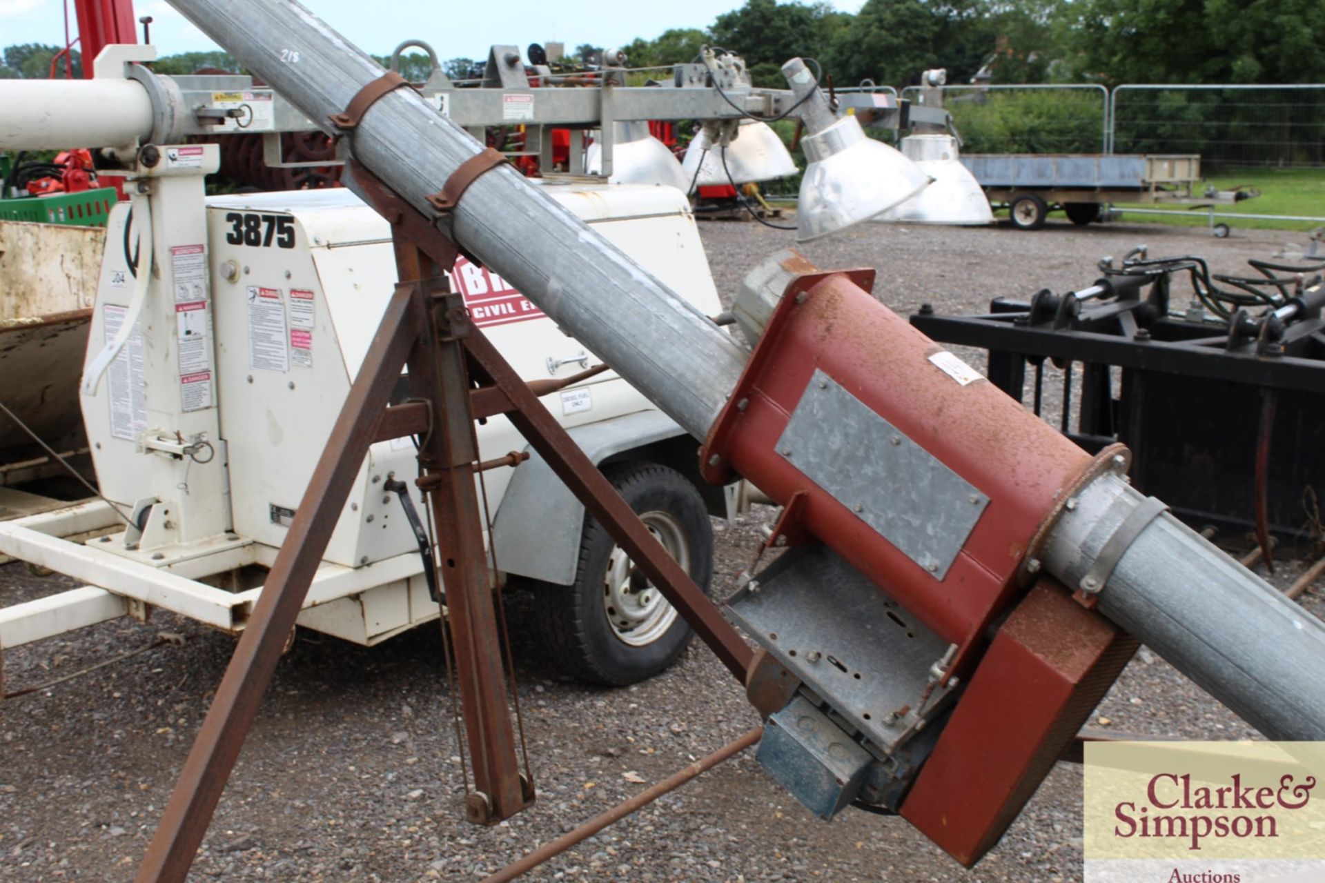 4in 15ft auger and 6in auger on tripod. - Image 5 of 13