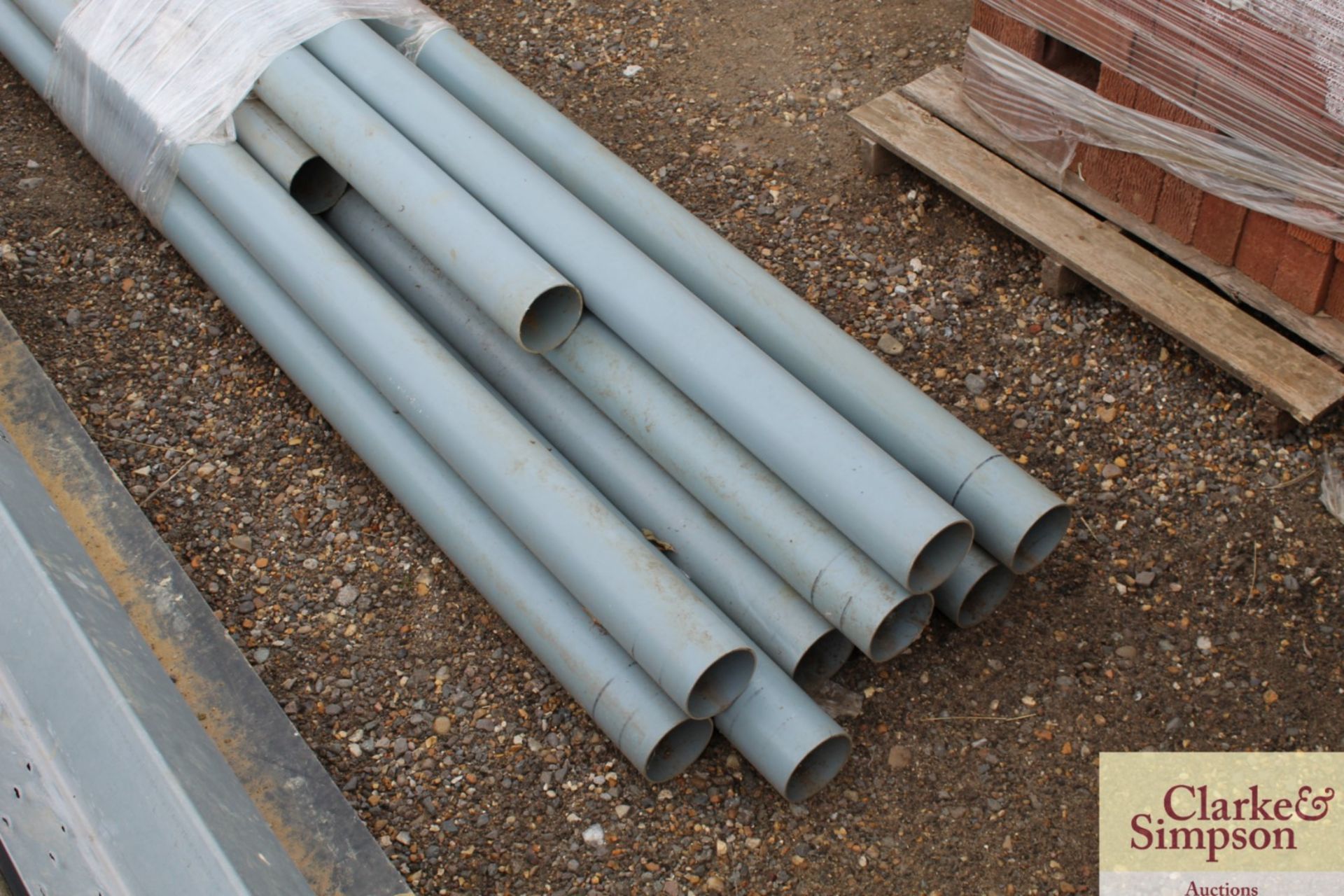 Quantity of 3.5in ducting. - Image 4 of 4