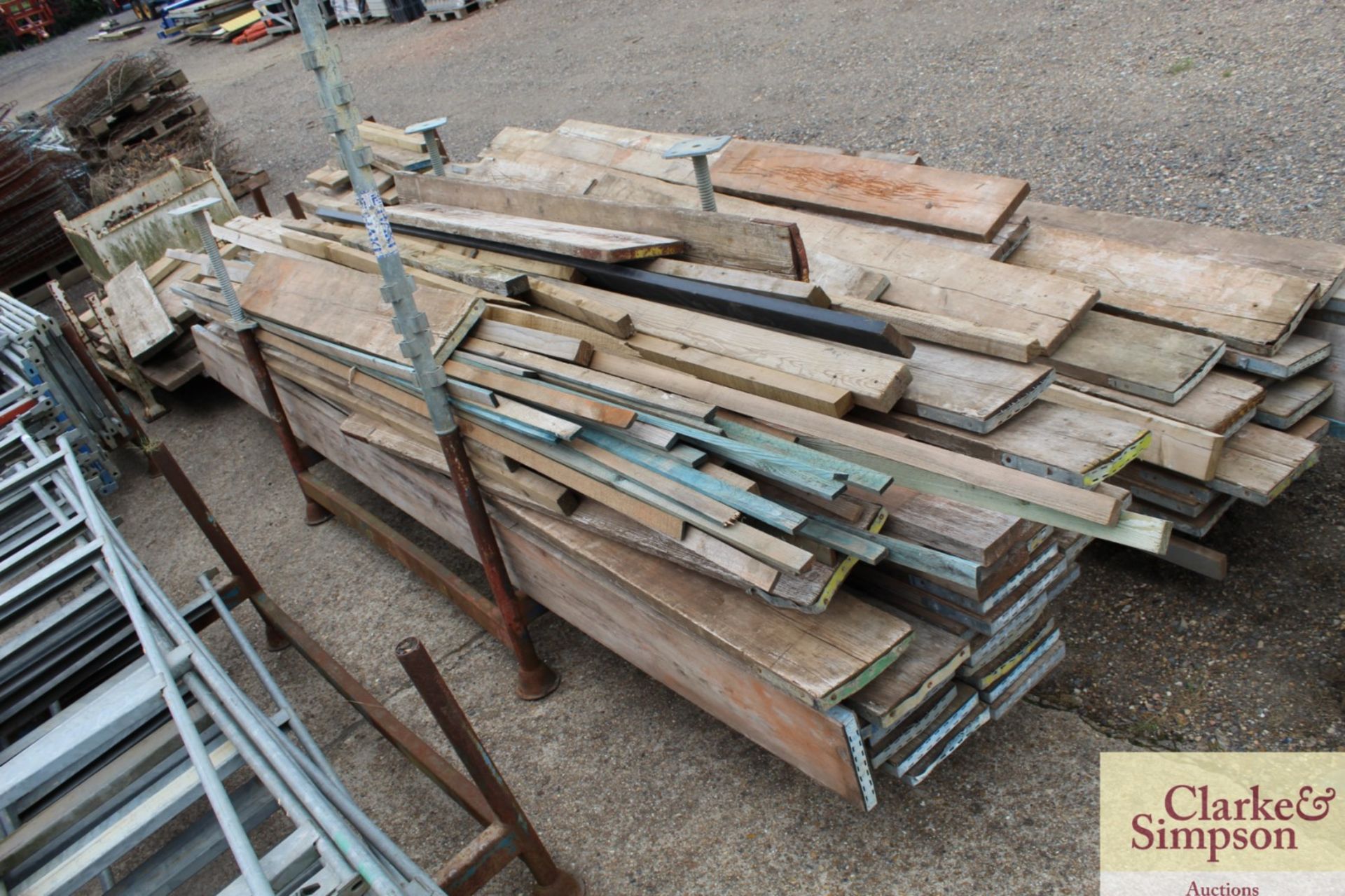 Stillage of scaffold boards and other timber. - Image 4 of 6