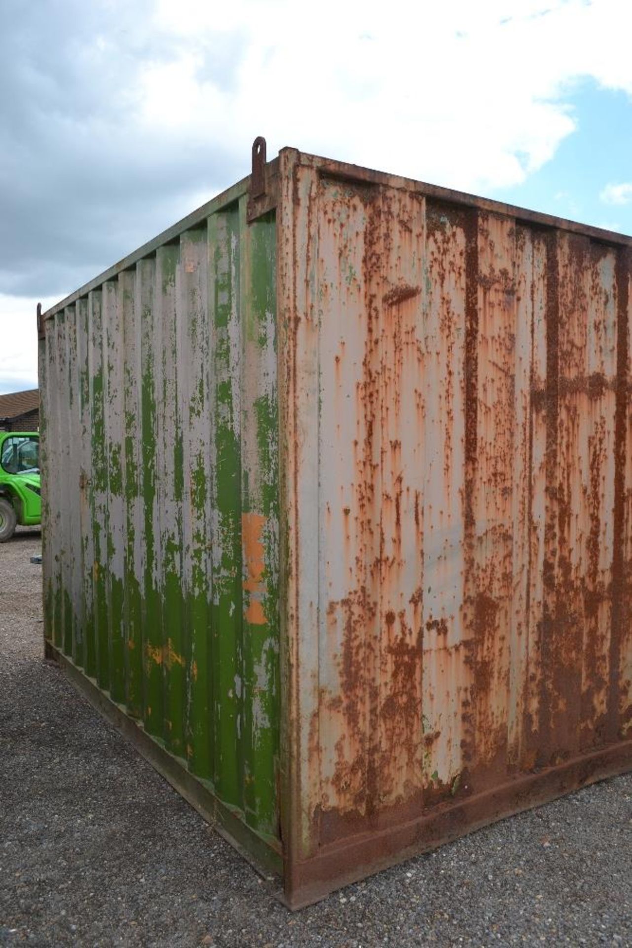 12ft x 8ft container. Loose contents not included. - Image 5 of 11