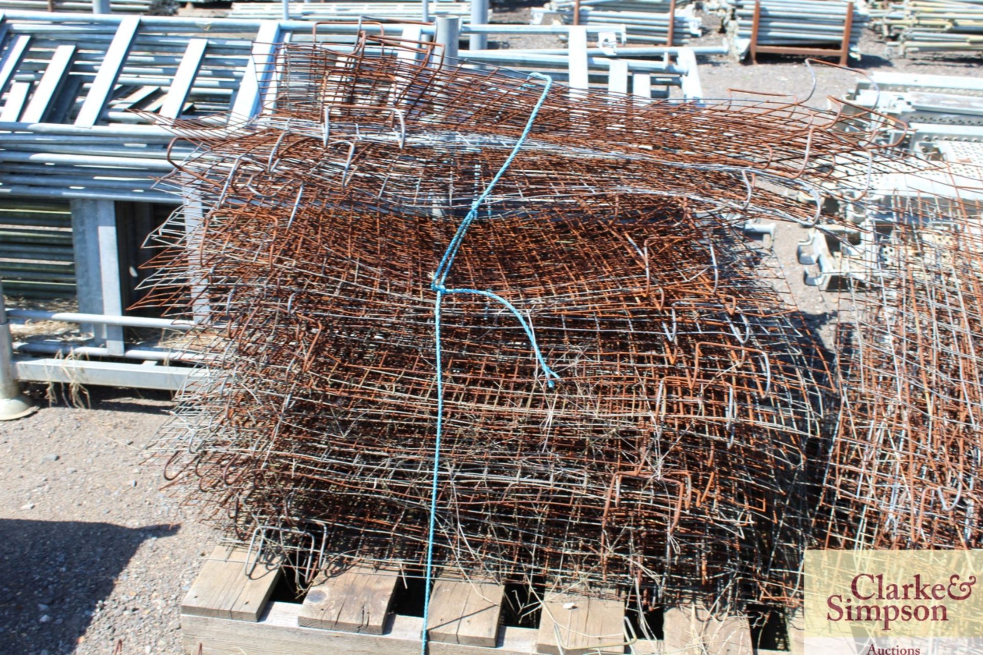 Large quantity of safety mesh for scaffolding. - Image 5 of 7