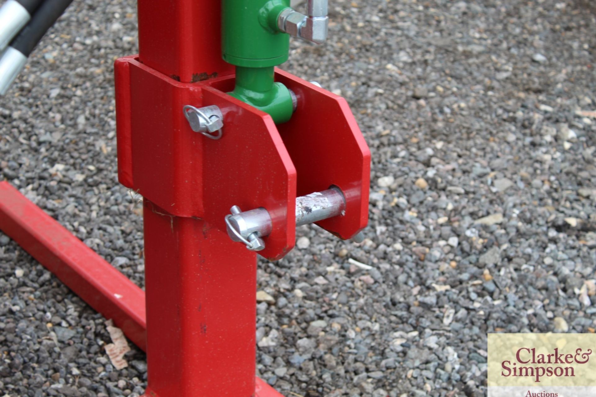 Malone Side Tilt linkage mounted post knocker. 2020. Serial number MRL03238. With hydraulic top - Image 10 of 20