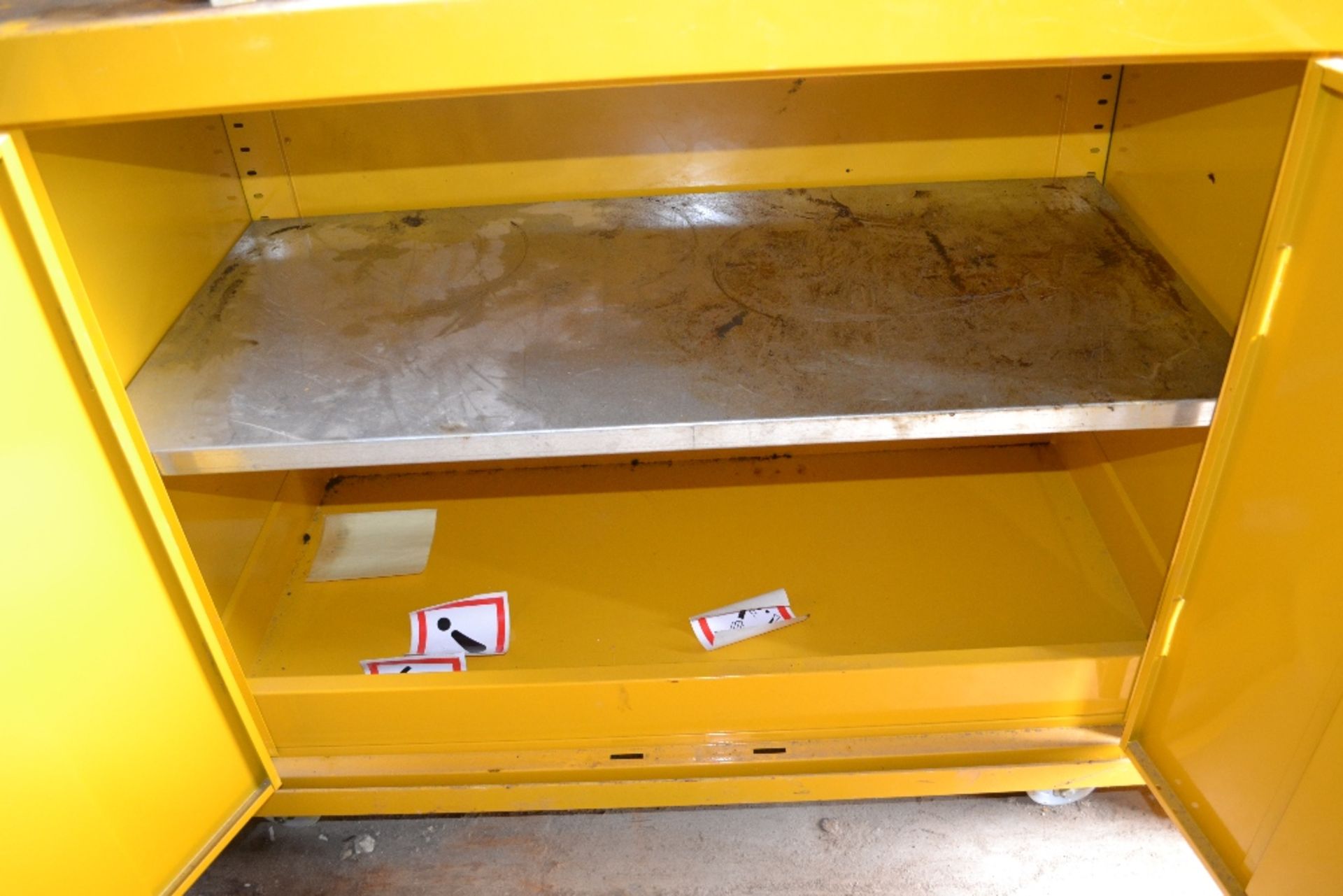 Storage unit on castors. - Image 2 of 2