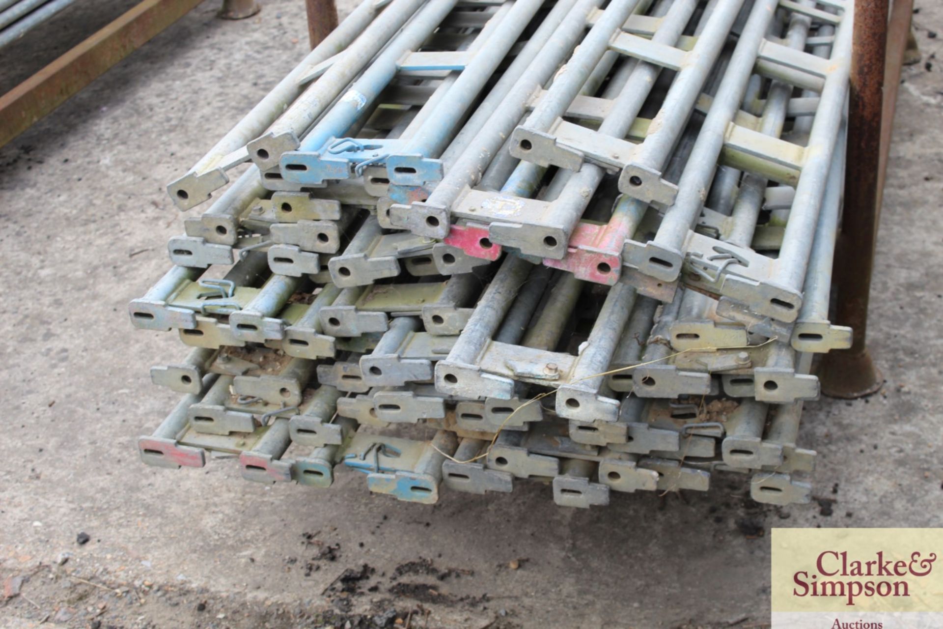 Stillage of Haki Scaffolding Ledger Beams. Mainly 3050. - Image 6 of 6