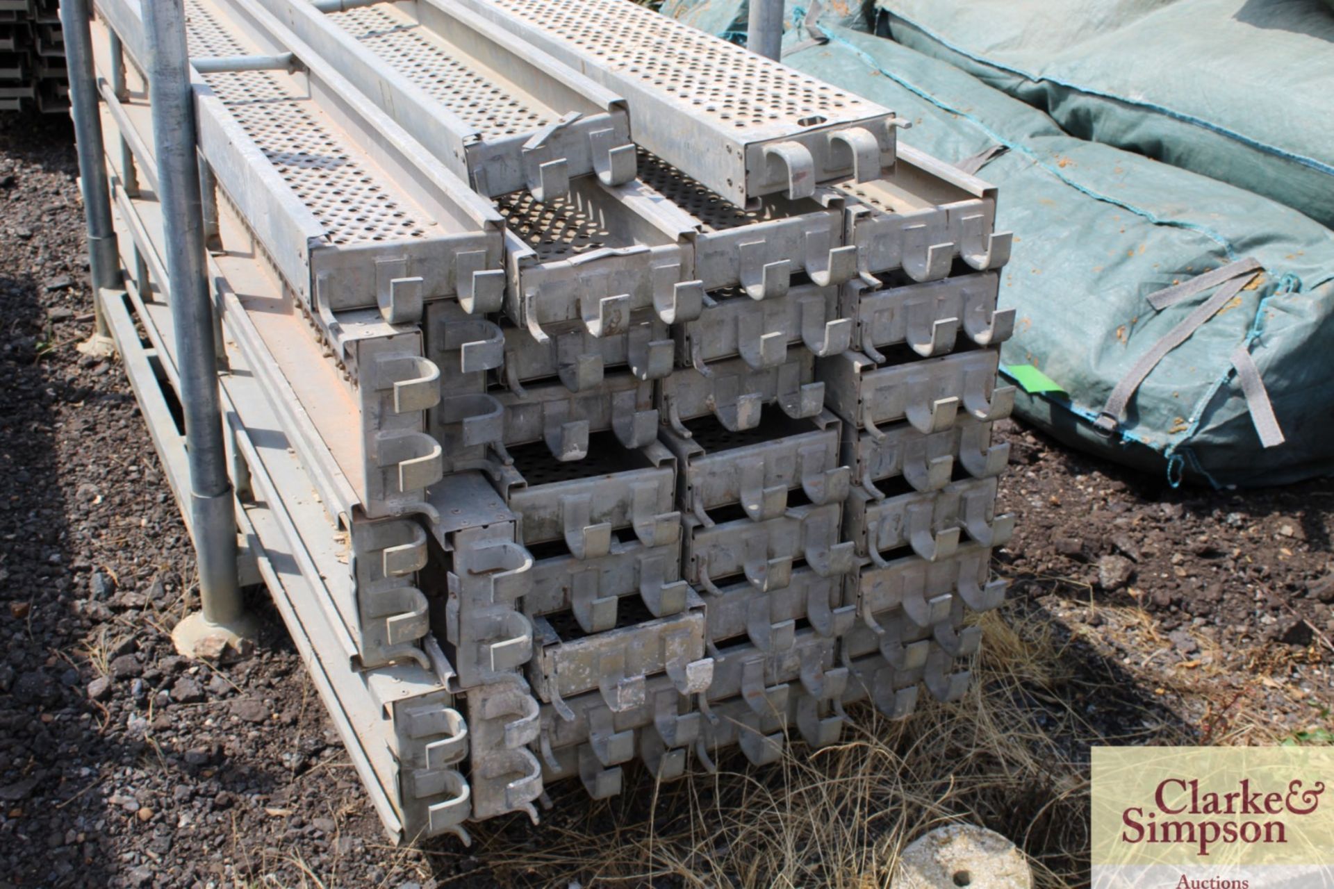 Stillage of Haki Scaffolding Aluminium Planks. Mainly 3050. - Image 6 of 6