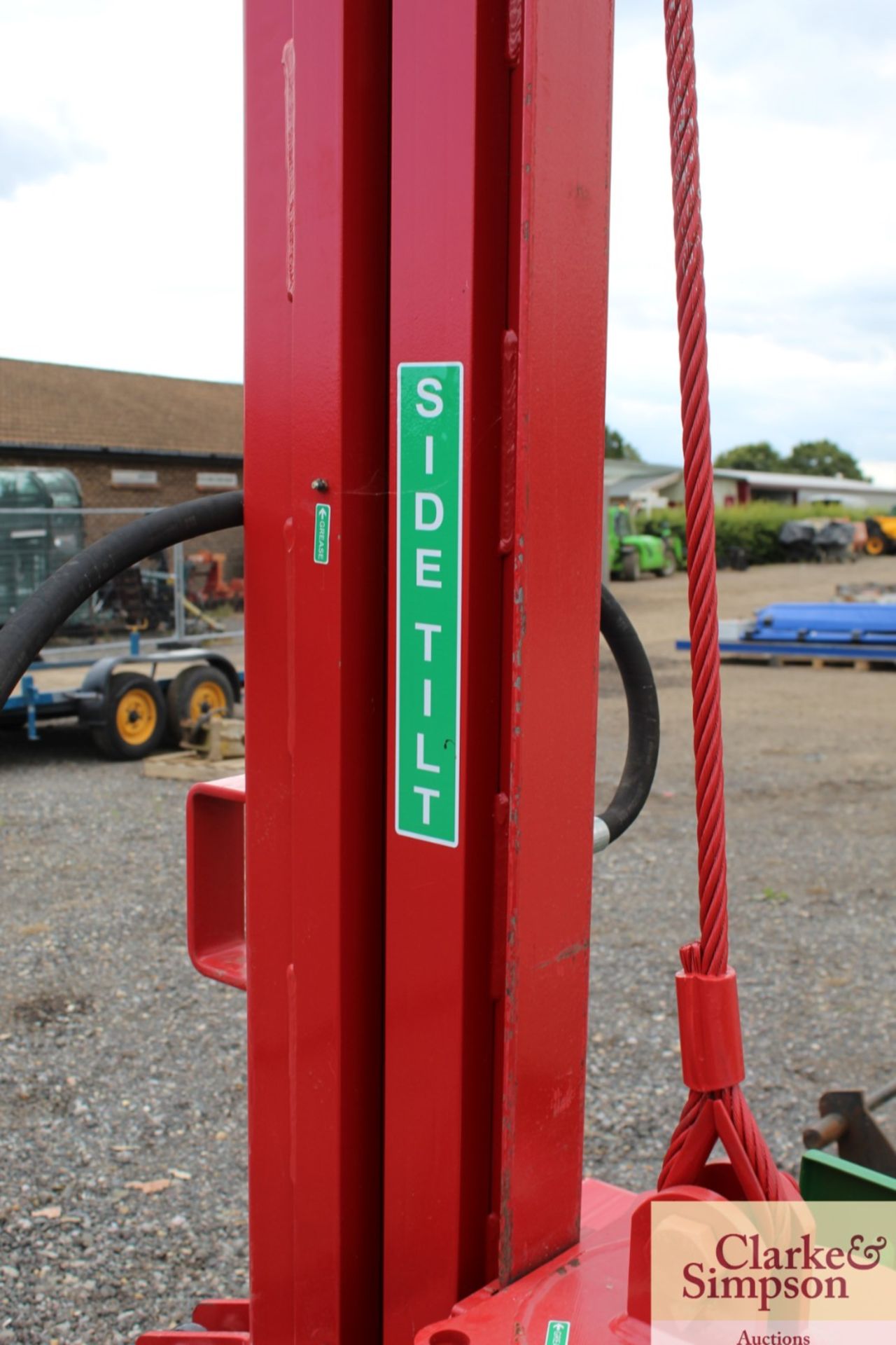 Malone Side Tilt linkage mounted post knocker. 2020. Serial number MRL03238. With hydraulic top - Image 16 of 20