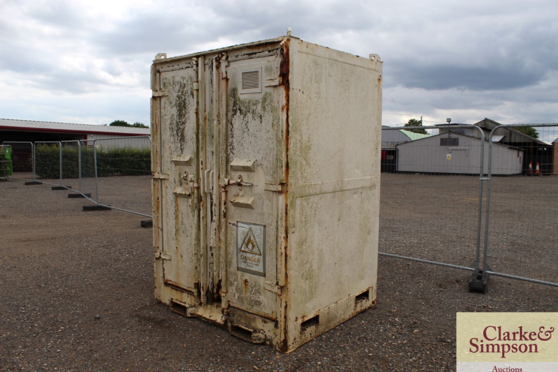 6ft x 5ft container. - Image 2 of 11