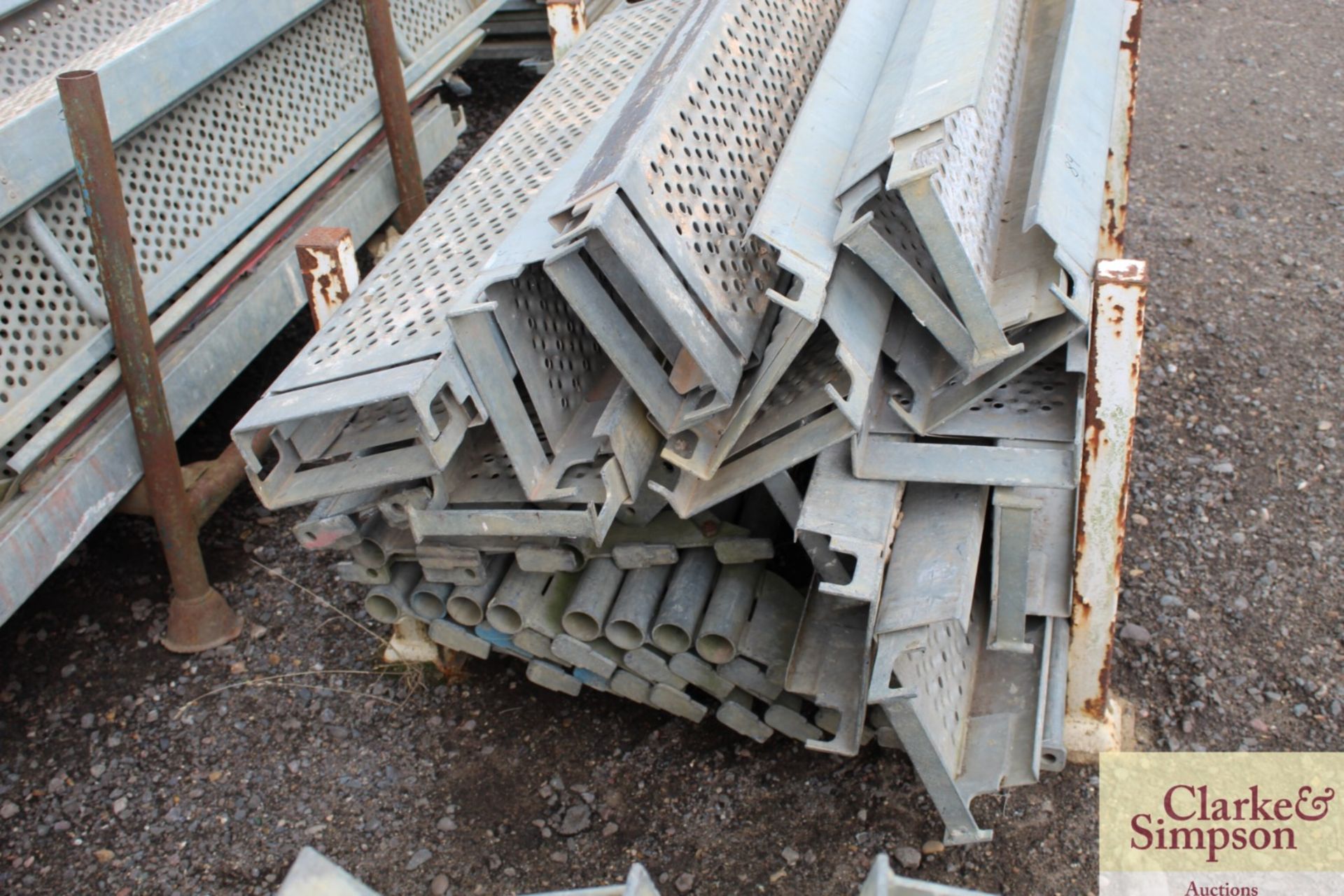 Stillage of Haki Scaffolding components. To include 1250 Steel Planks, Single Tube Beams, Ledger - Image 5 of 5