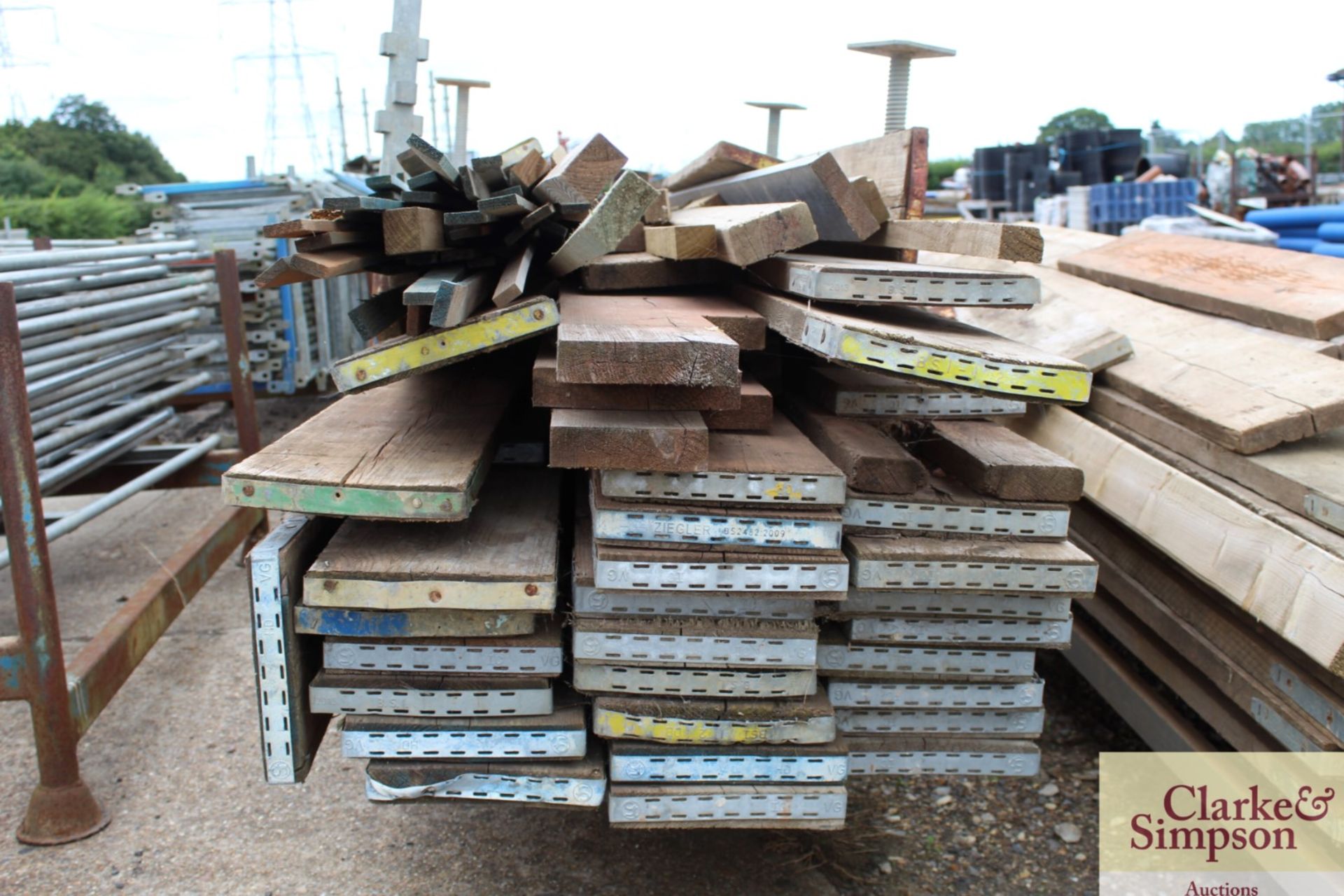 Stillage of scaffold boards and other timber. - Image 5 of 6
